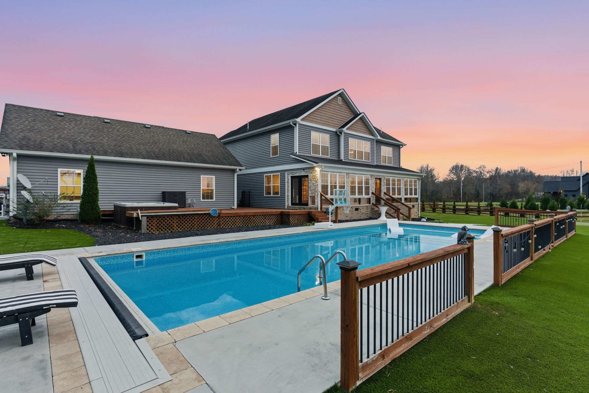 246 Teal Ln