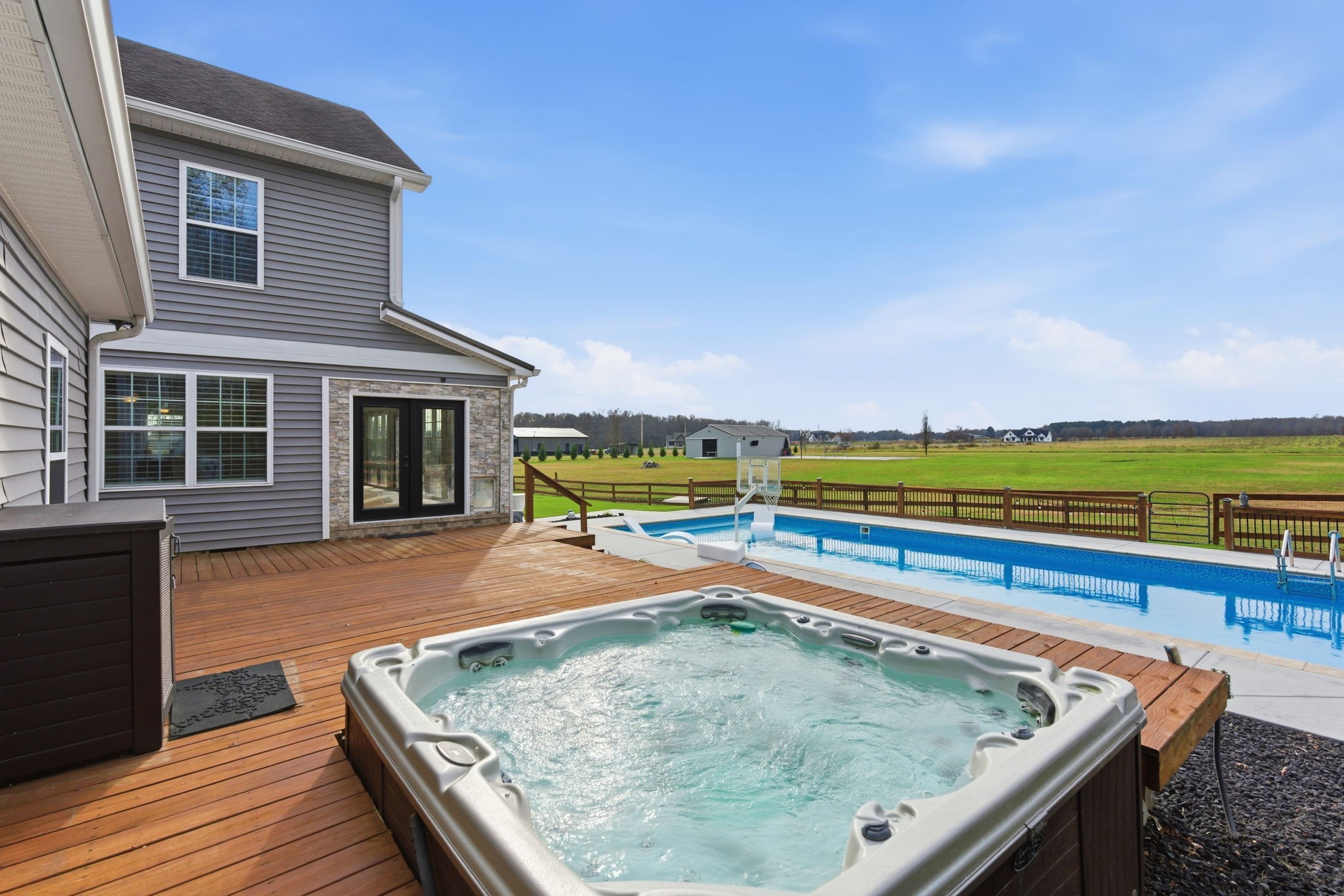246 Teal Ln