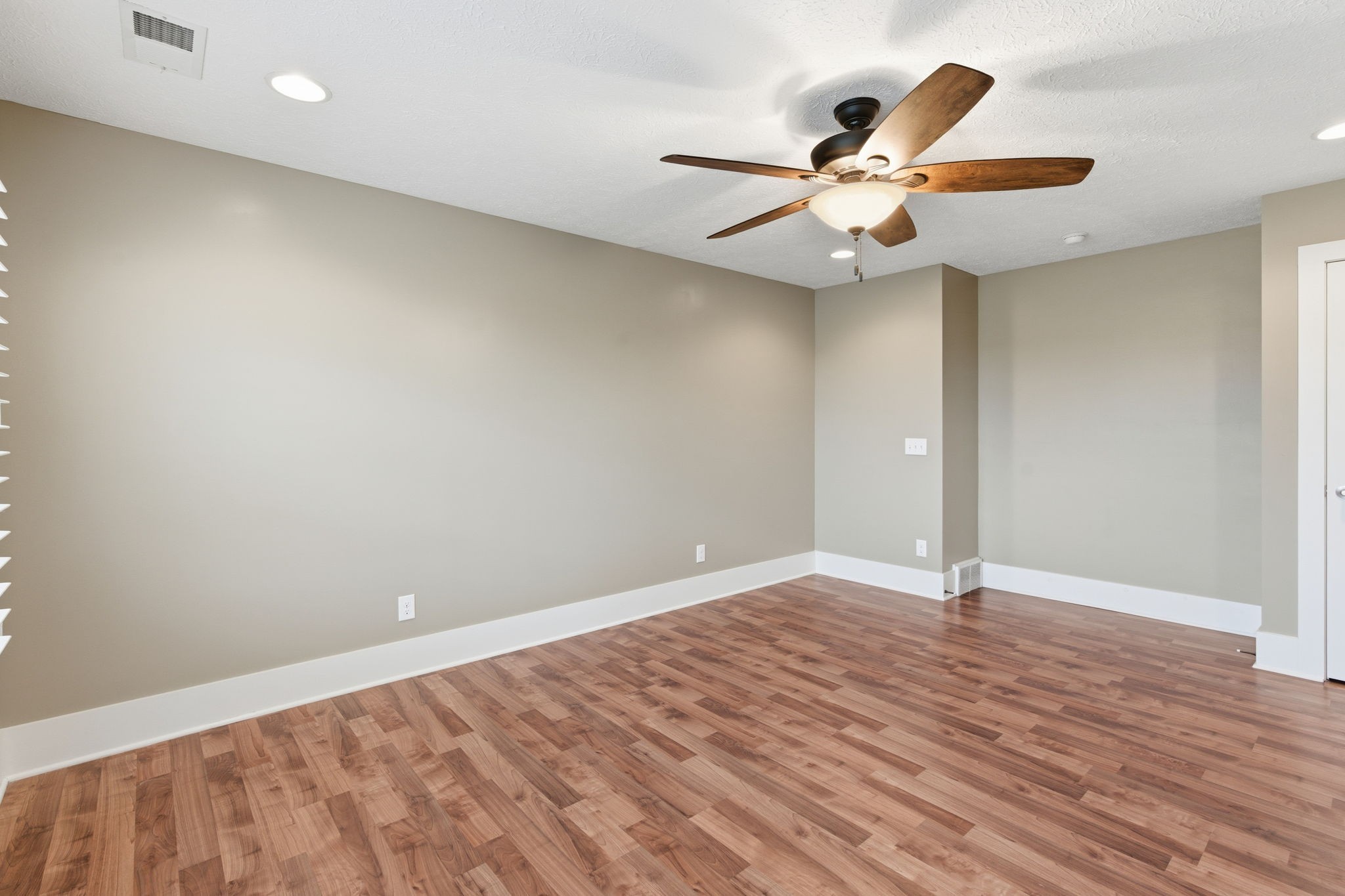 246 Teal Ln