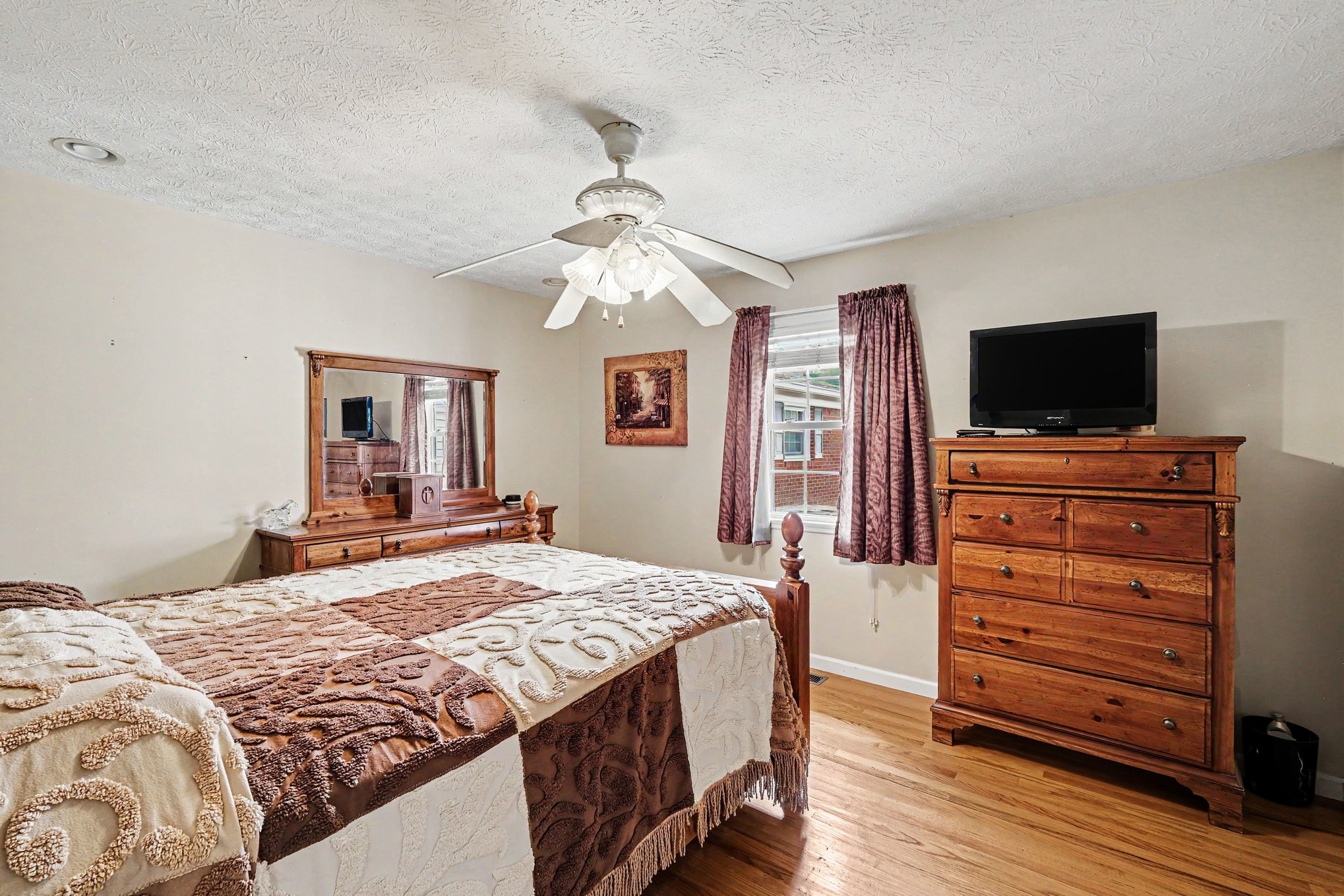 524 Elm St