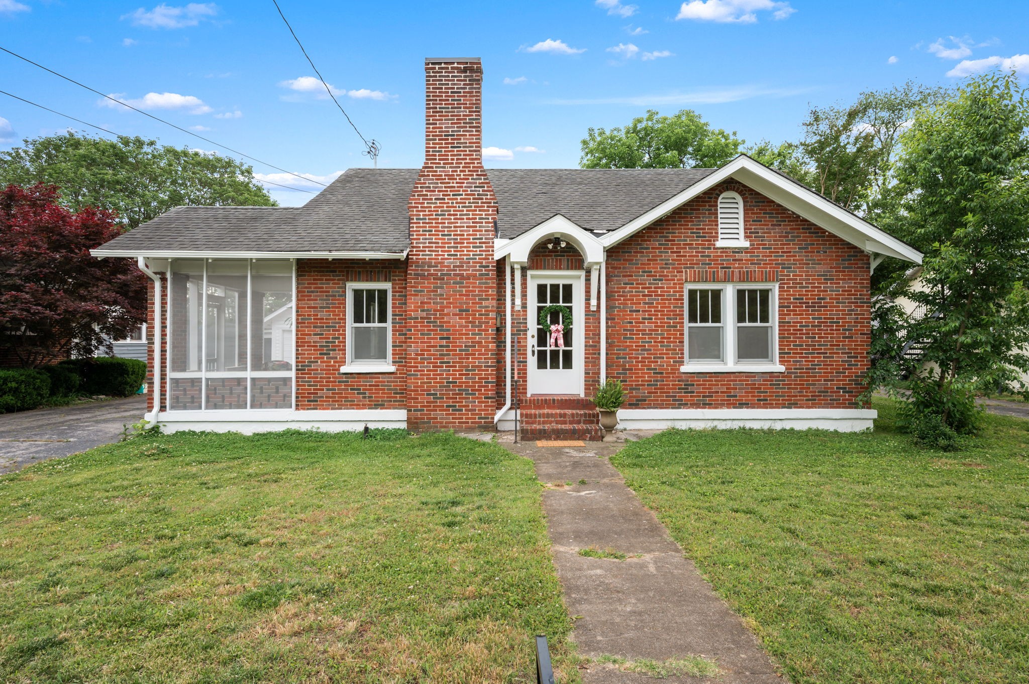 211 Kingwood Dr