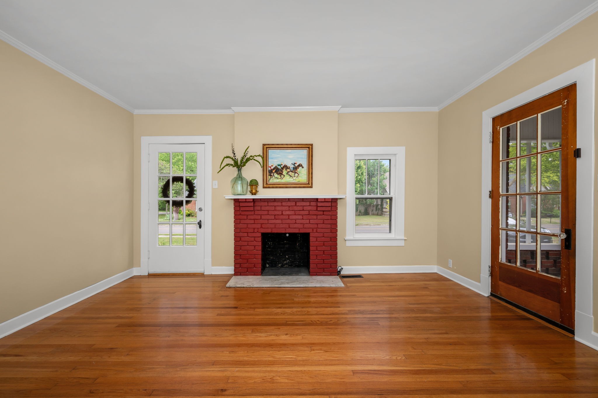 211 Kingwood Dr