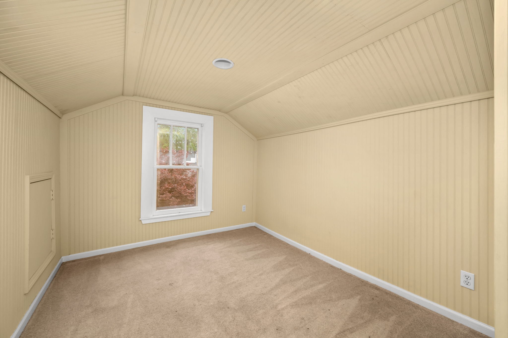 211 Kingwood Dr