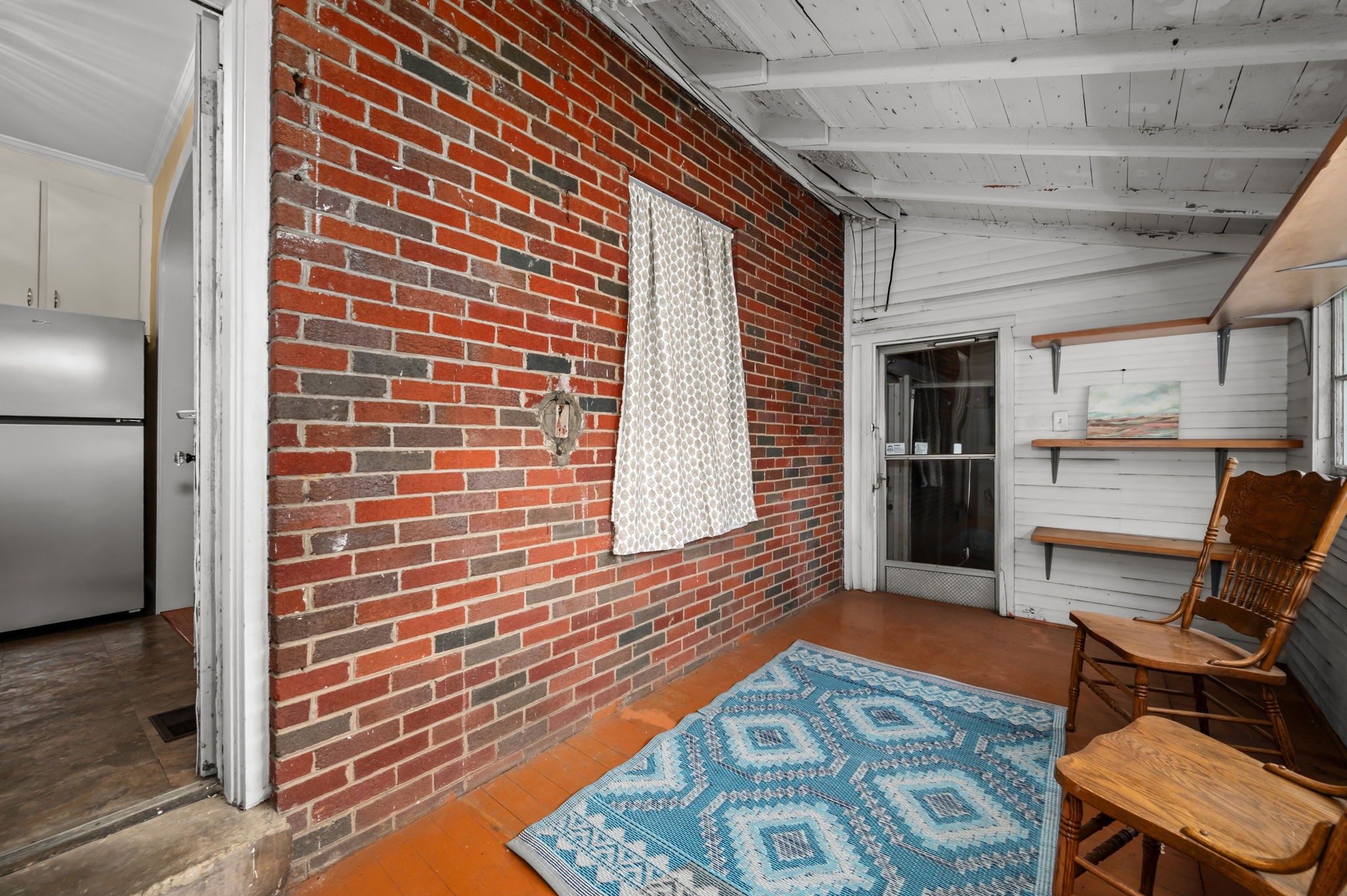 211 Kingwood Dr
