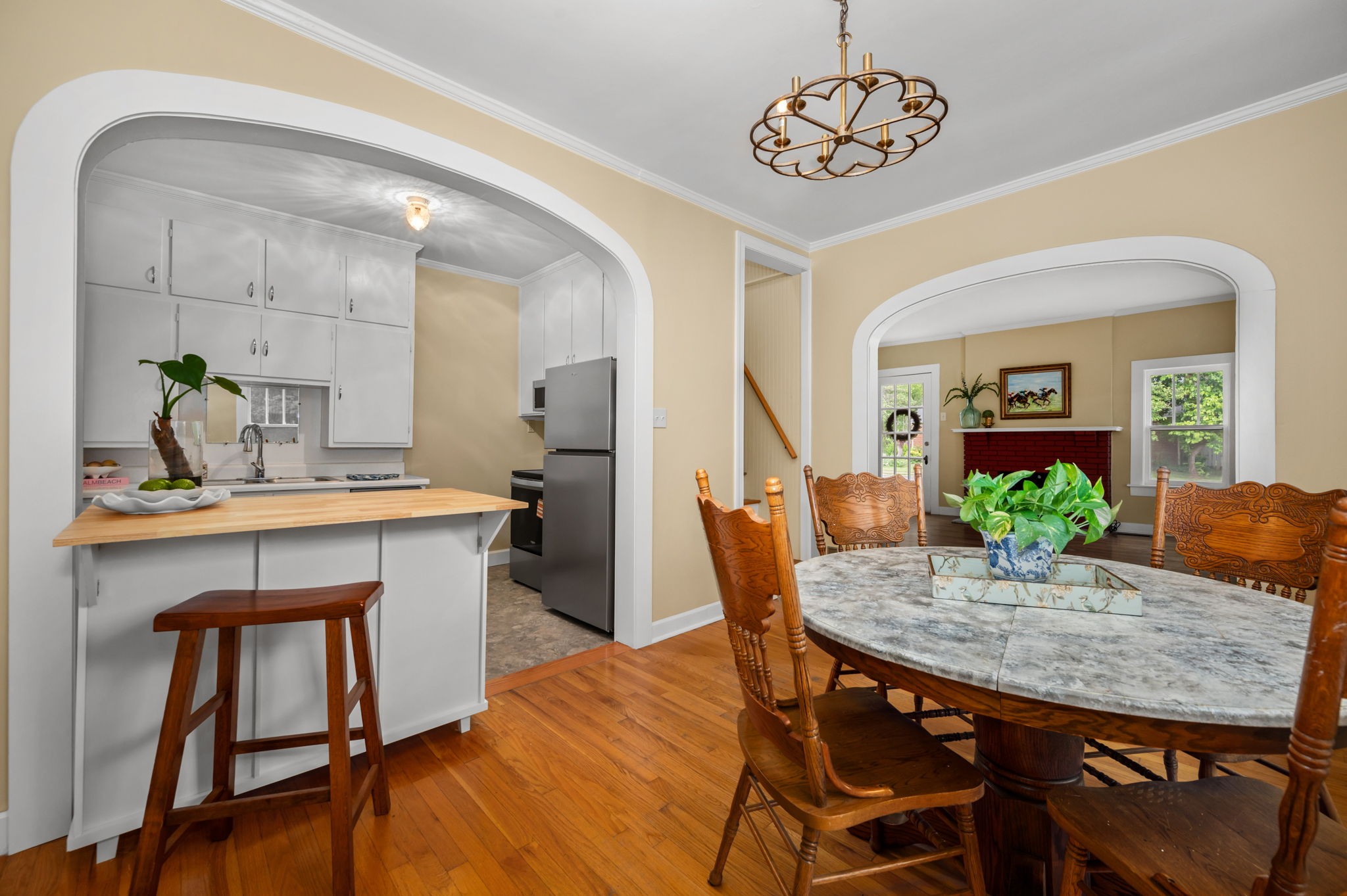211 Kingwood Dr