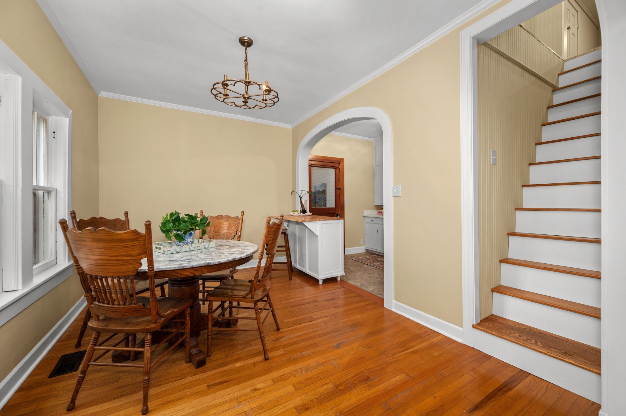 211 Kingwood Dr