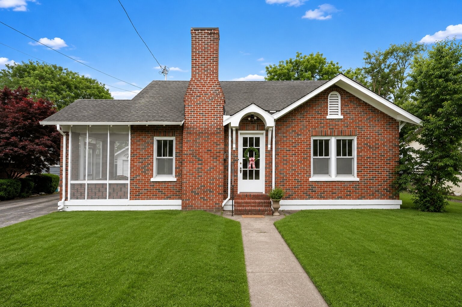 211 Kingwood Dr