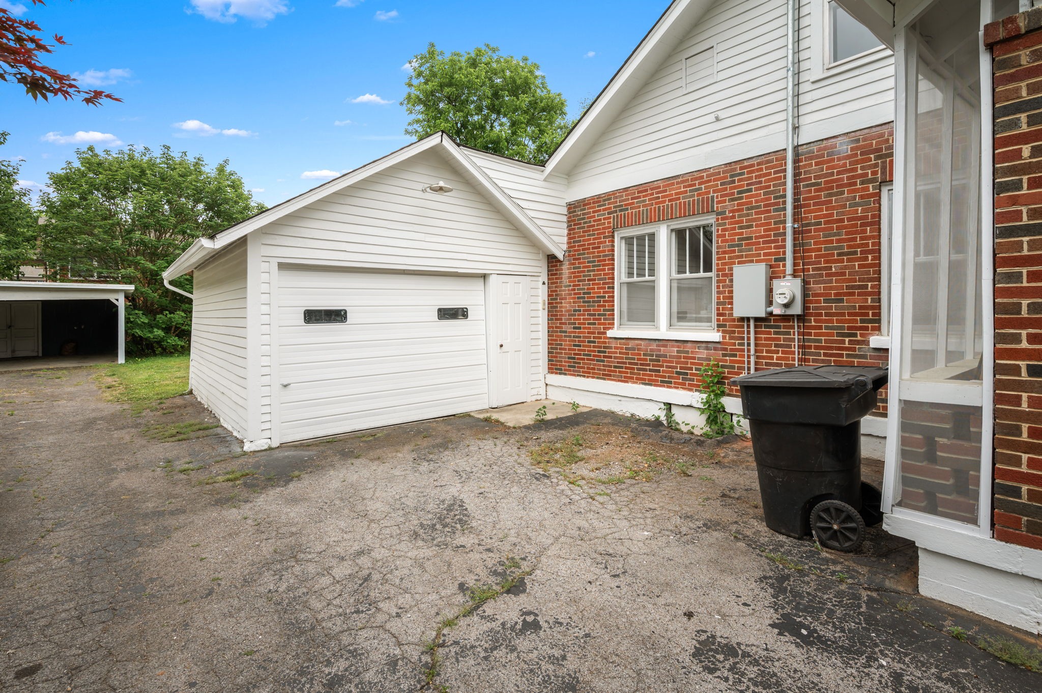 211 Kingwood Dr