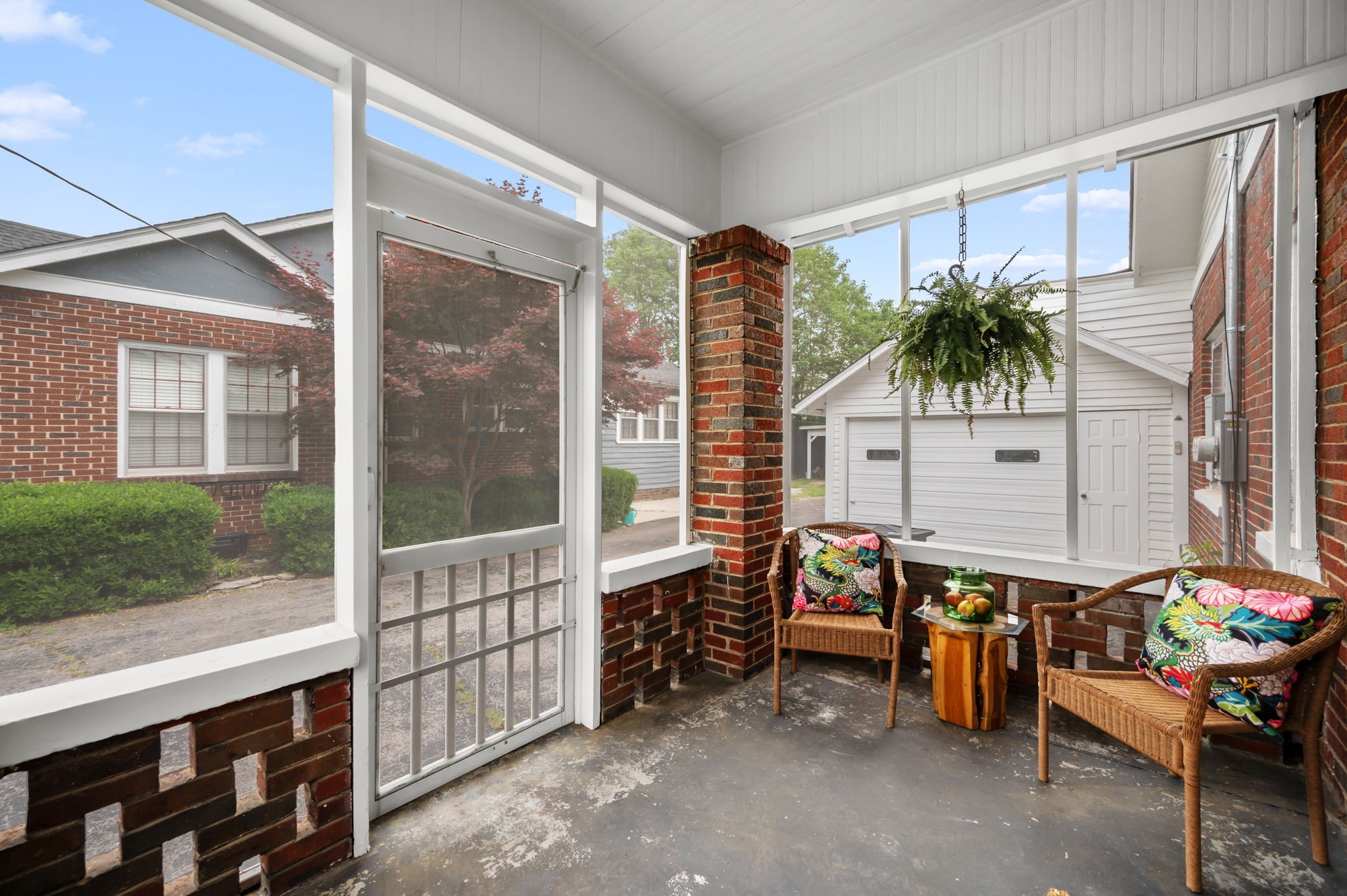 211 Kingwood Dr