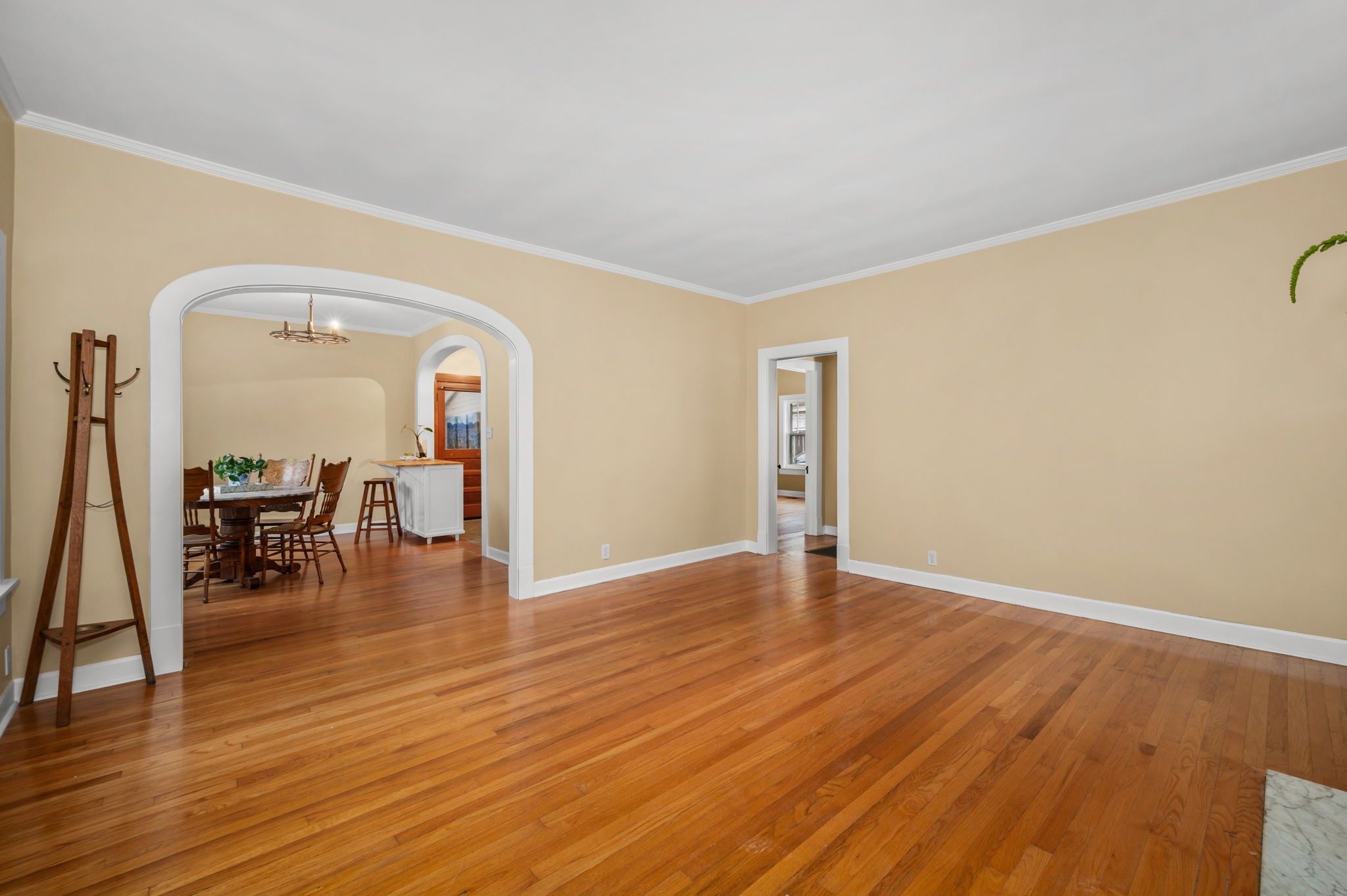 211 Kingwood Dr
