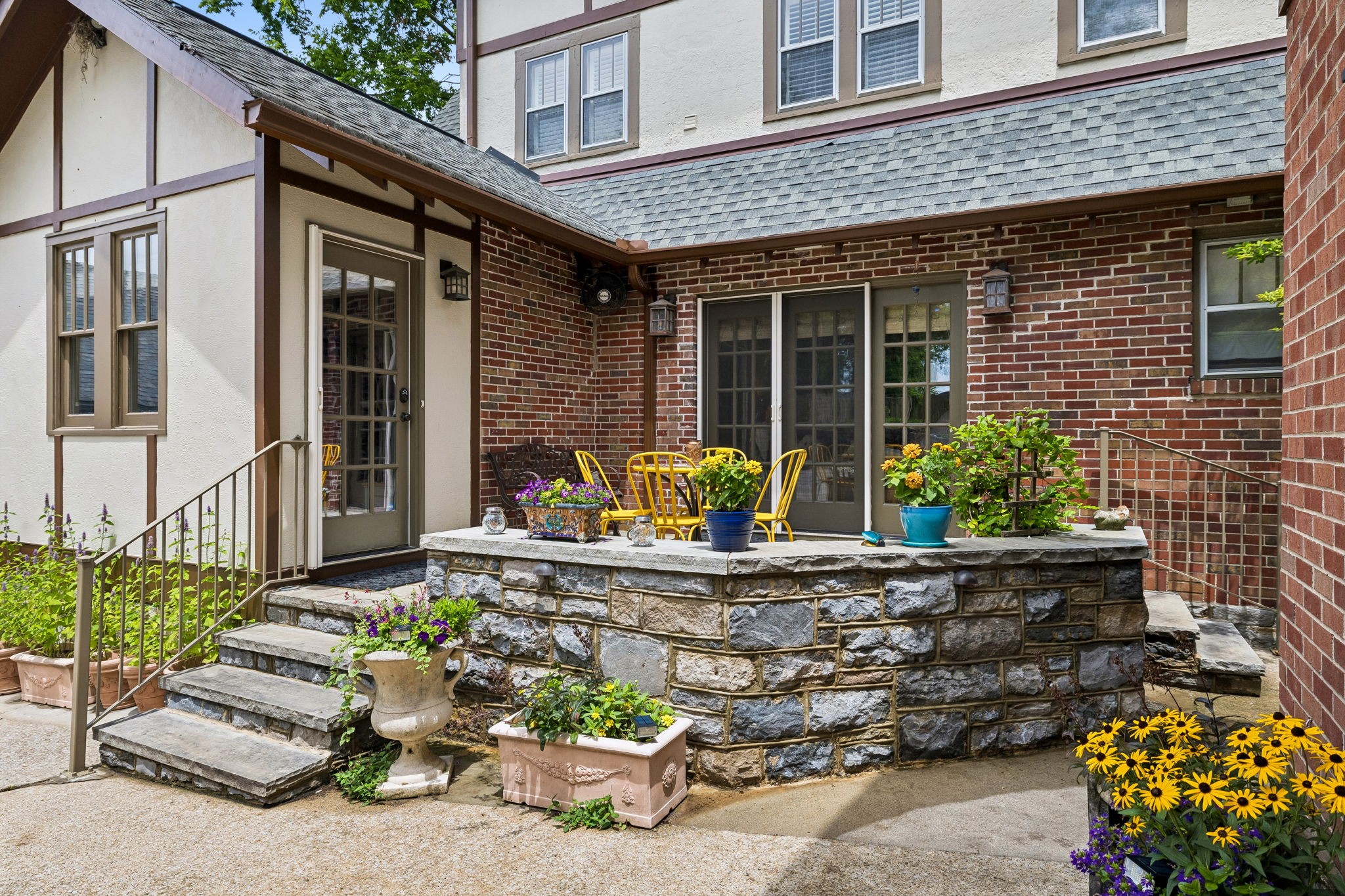 2617 Barton