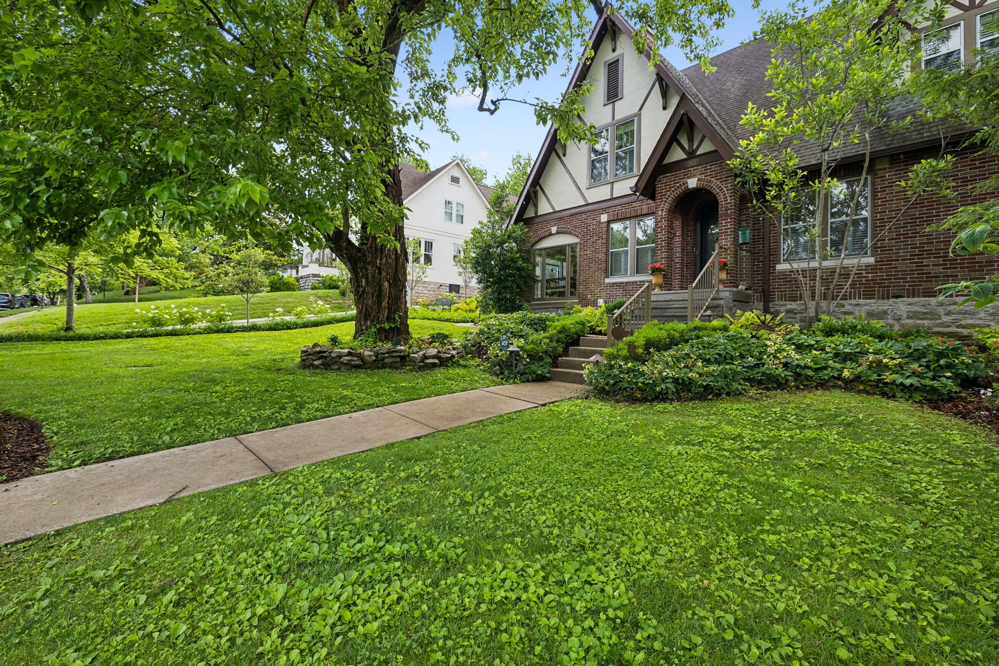 2617 Barton