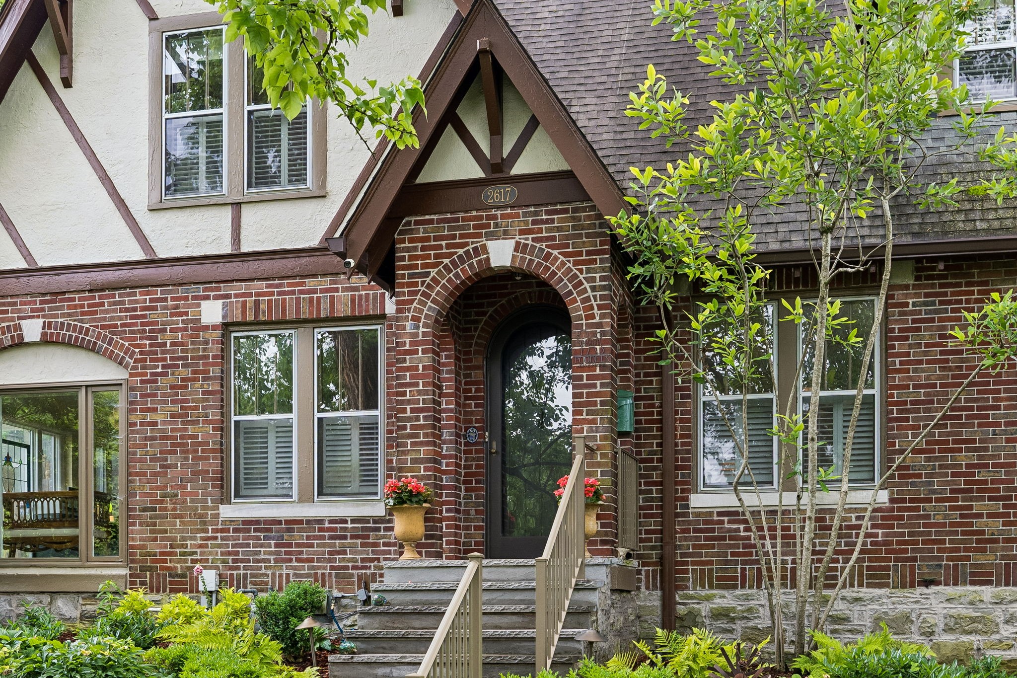 2617 Barton