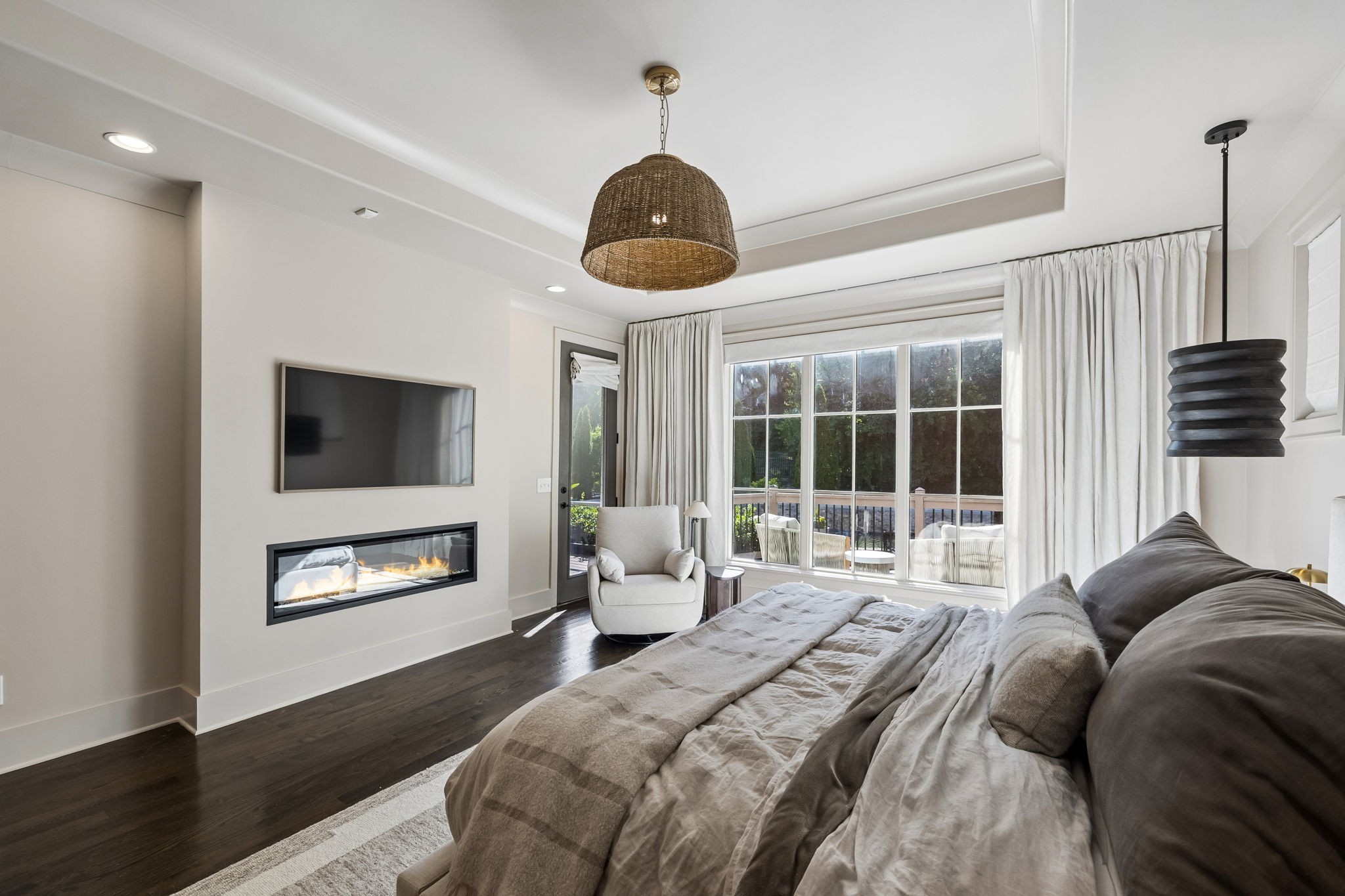 1823 Burland Crescent