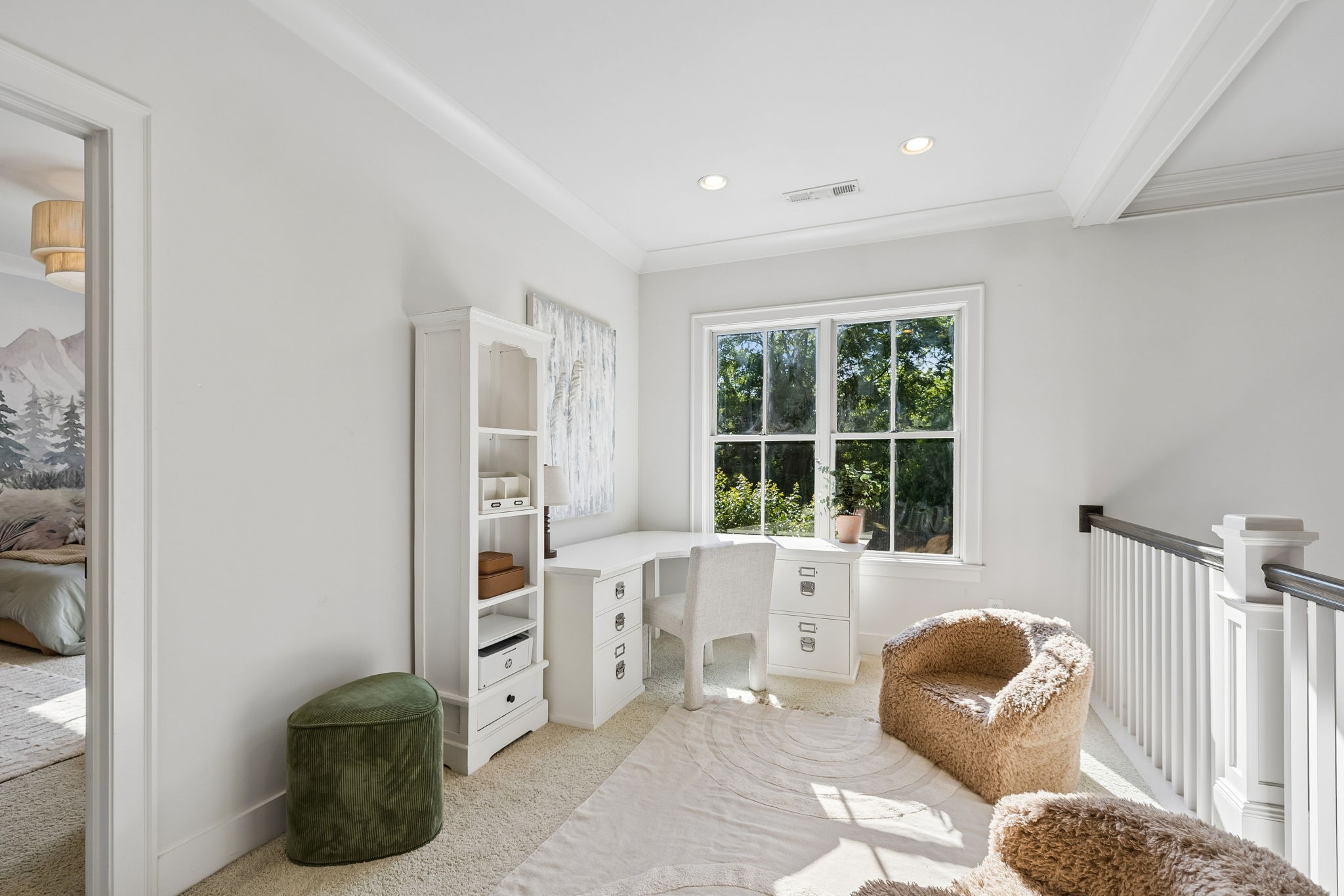 1823 Burland Crescent