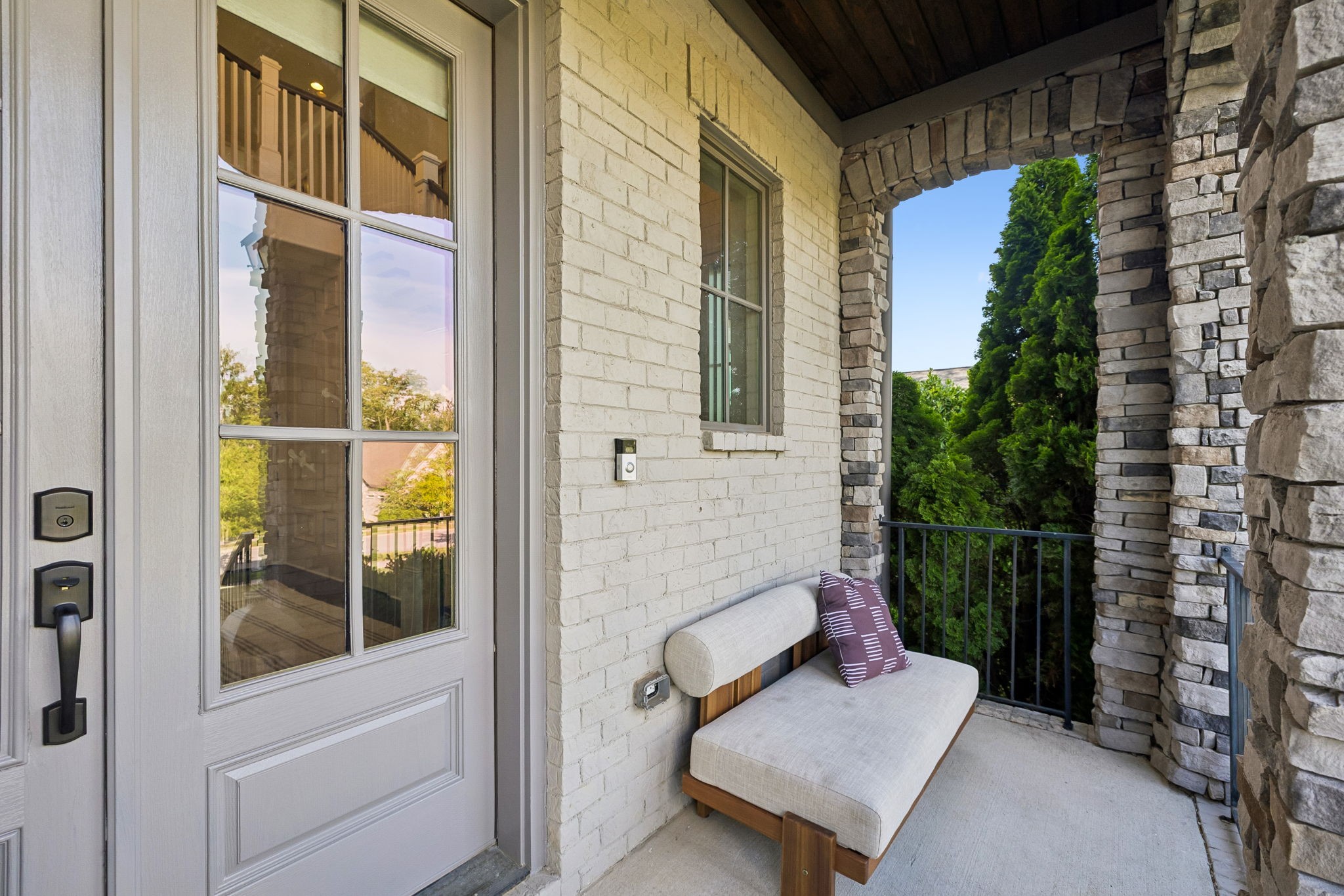 1823 Burland Crescent