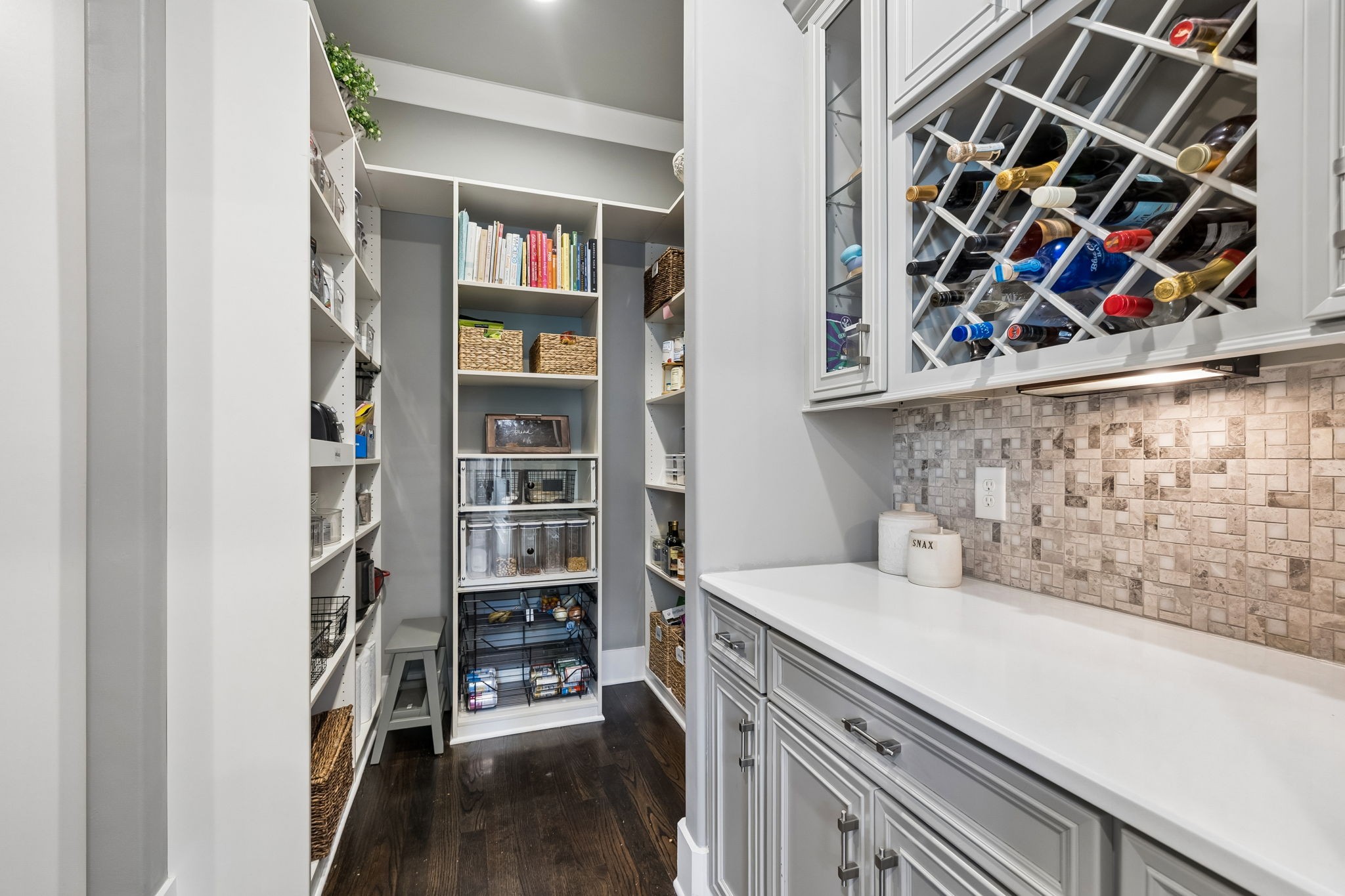 1823 Burland Crescent