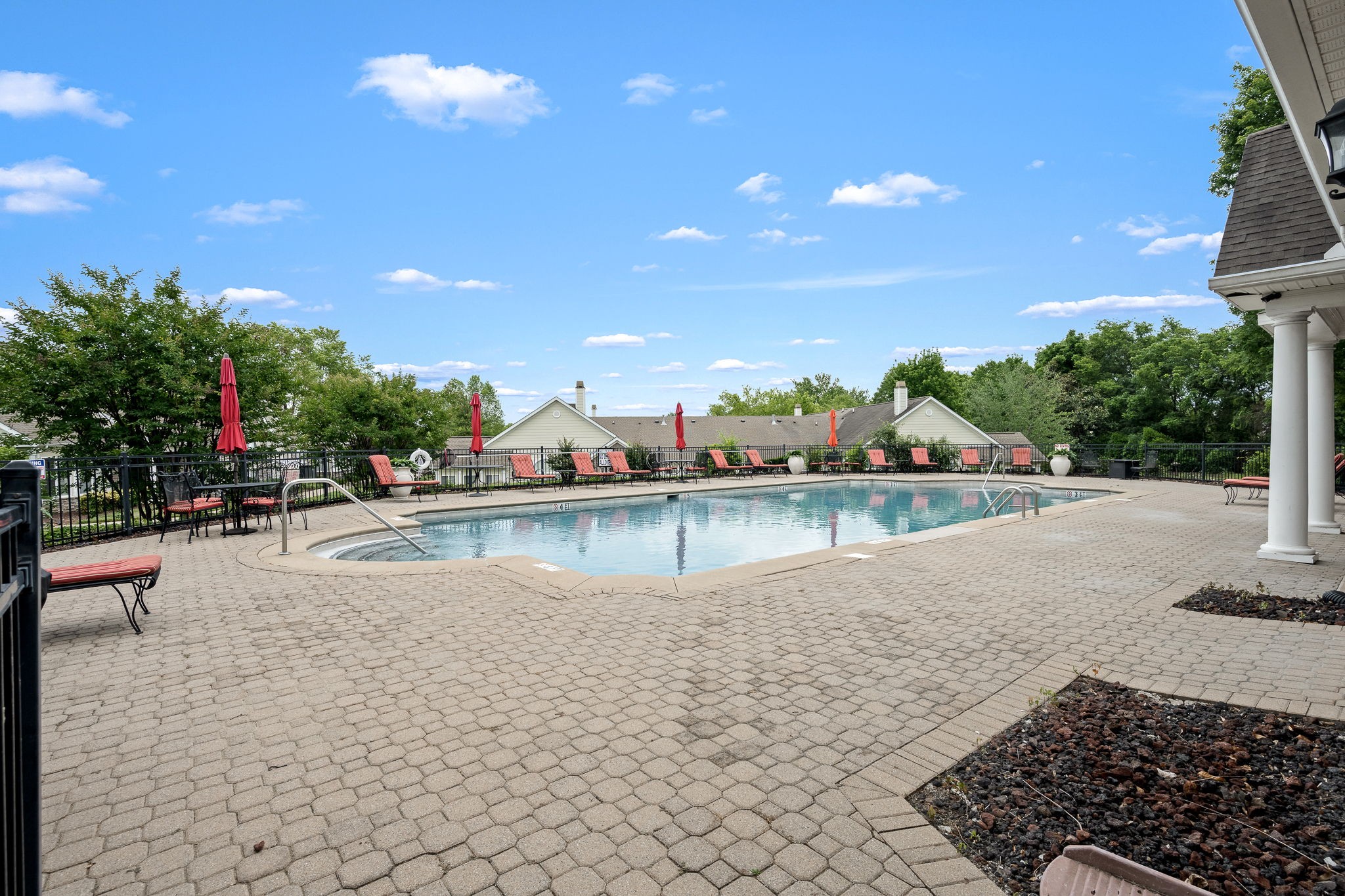 825 S Browns Ln Unit: 2002