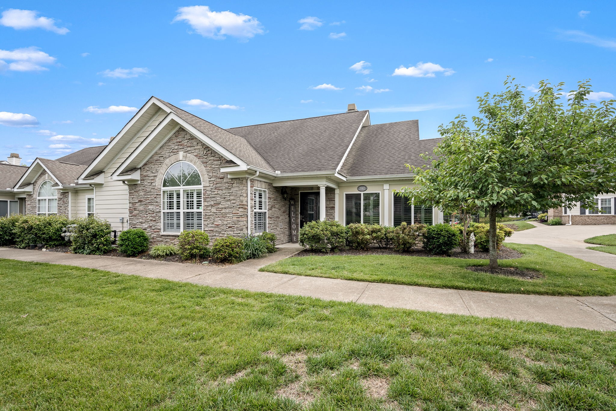 825 S Browns Ln Unit: 2002