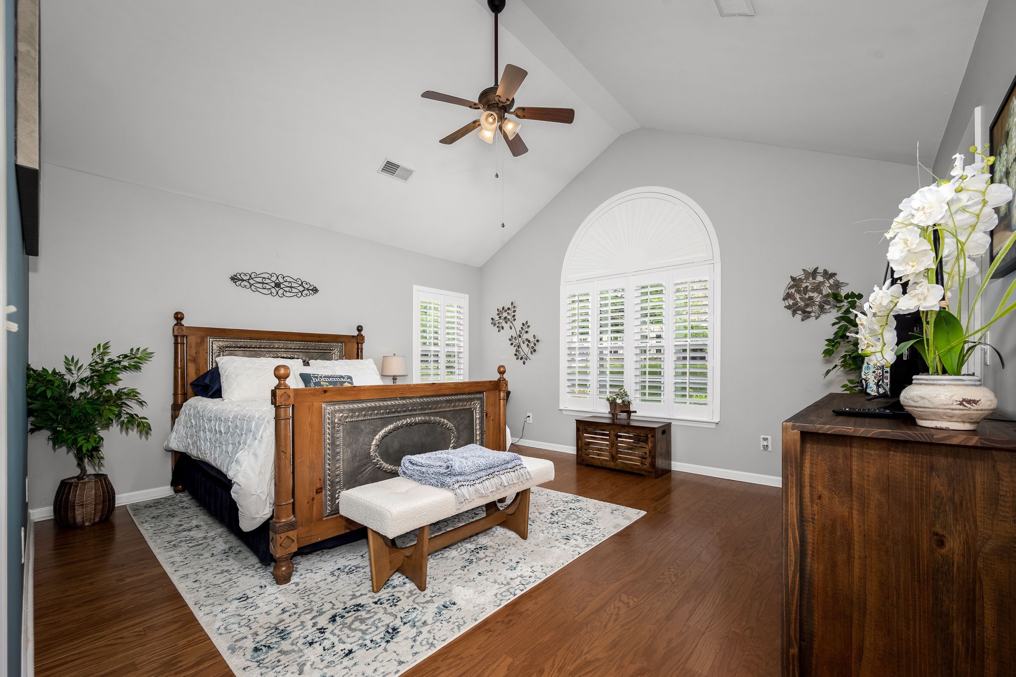 825 S Browns Ln Unit: 2002