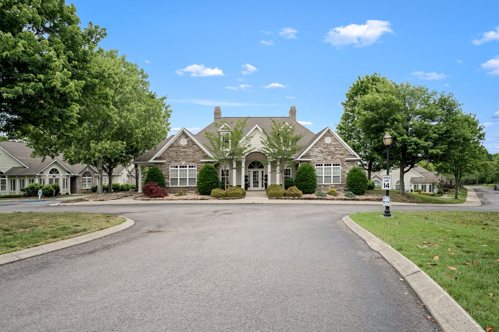825 S Browns Ln Unit: 2002