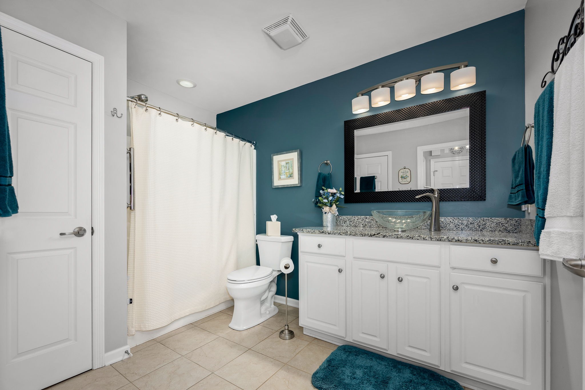 825 S Browns Ln Unit: 2002