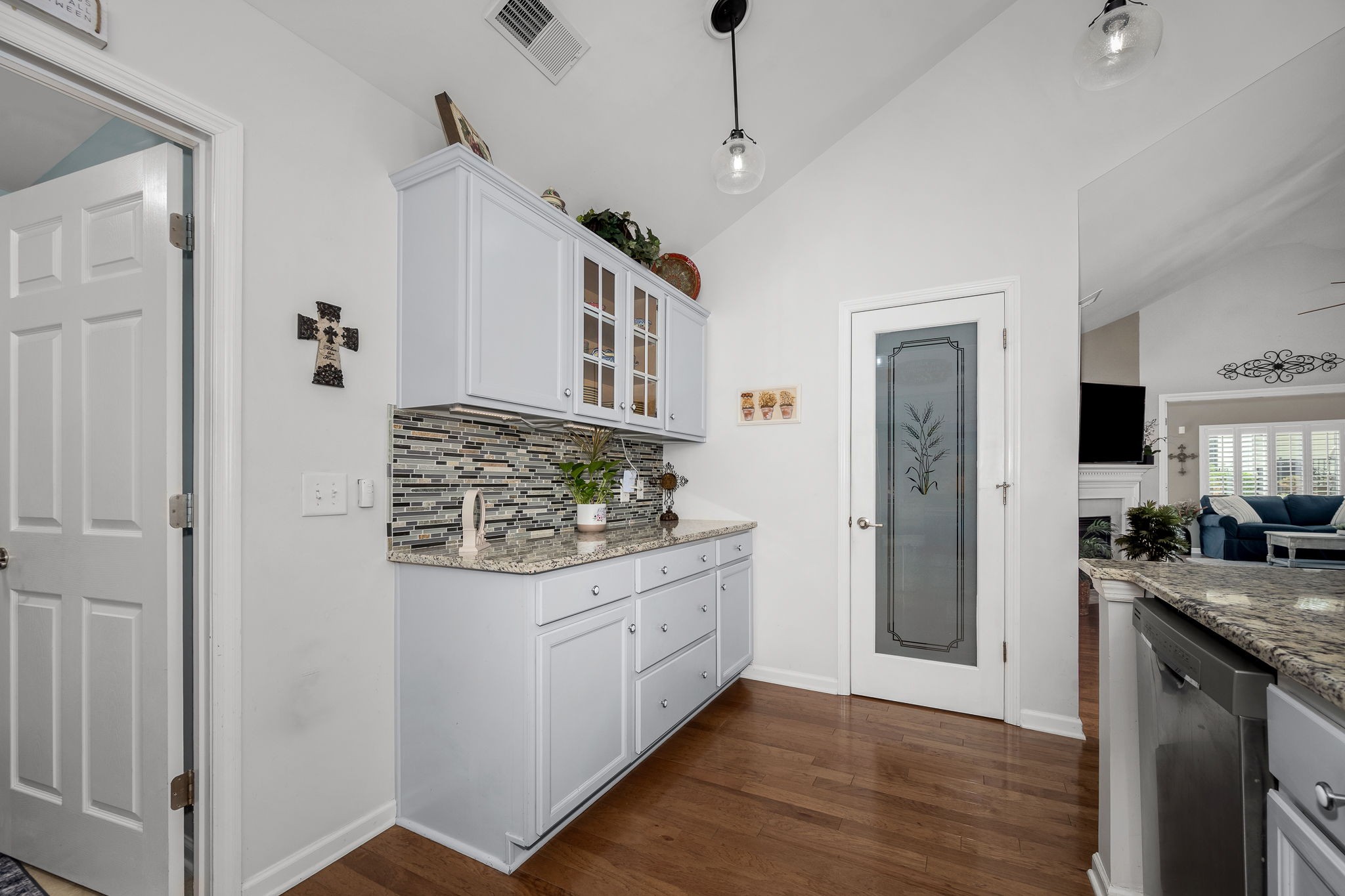 825 S Browns Ln Unit: 2002
