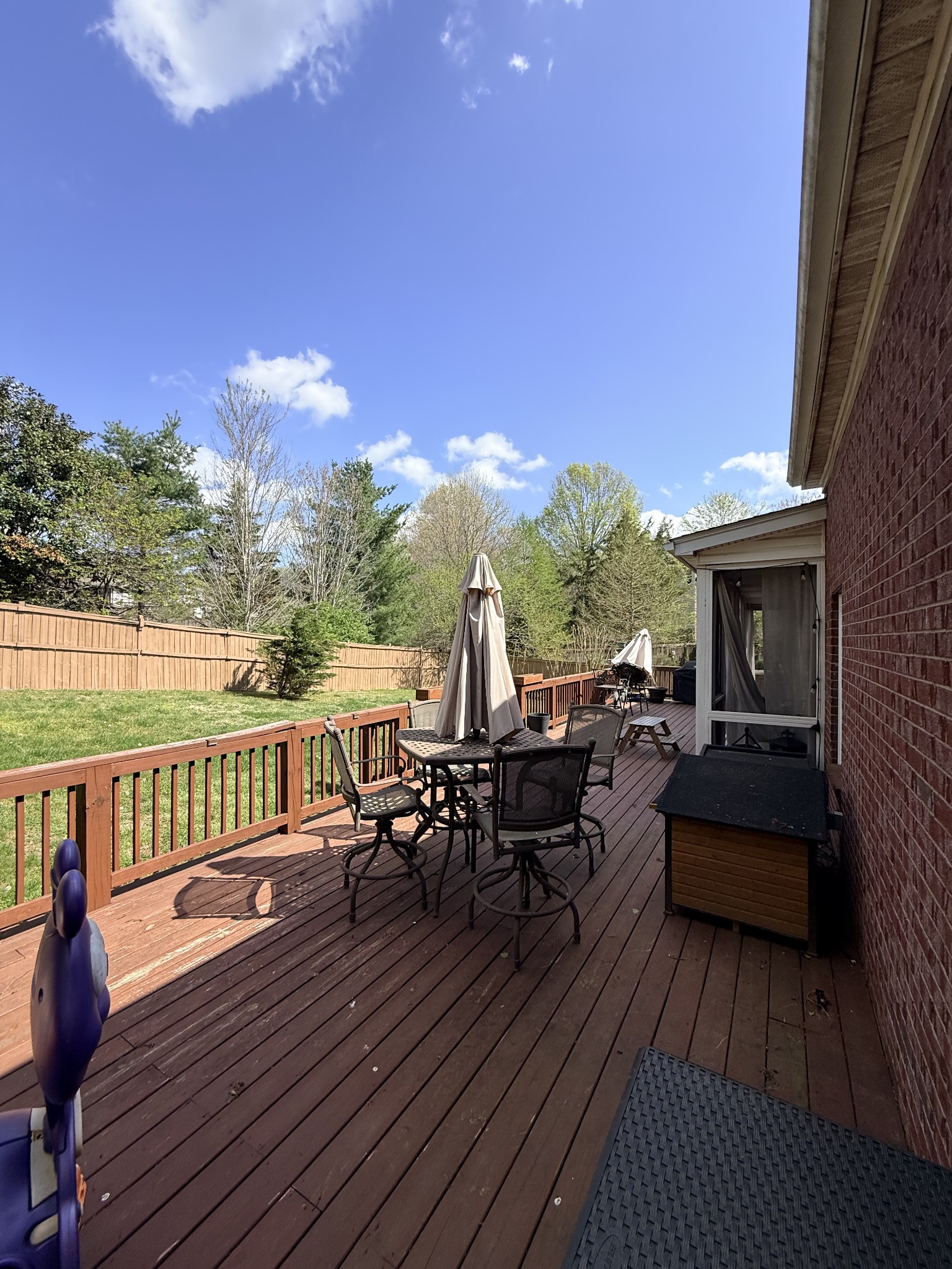 7529 Woodstream Dr