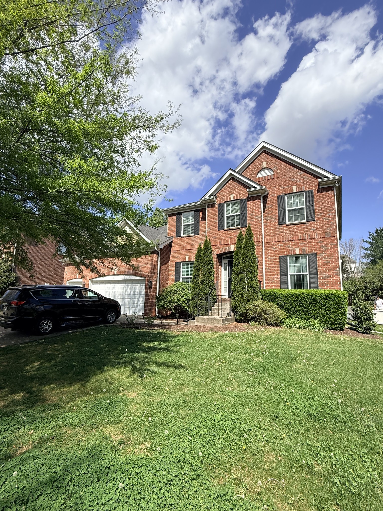 7529 Woodstream Dr