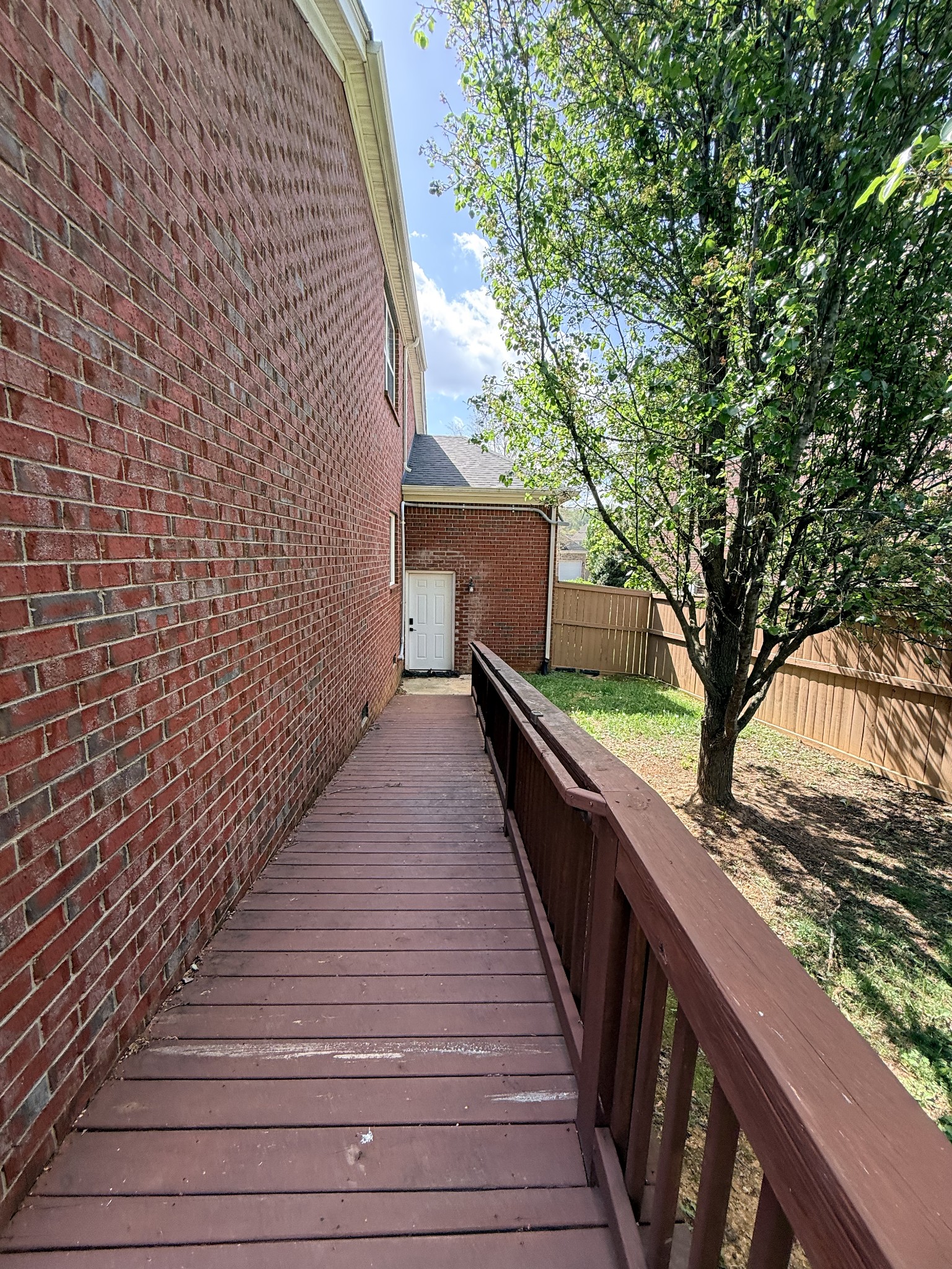 7529 Woodstream Dr