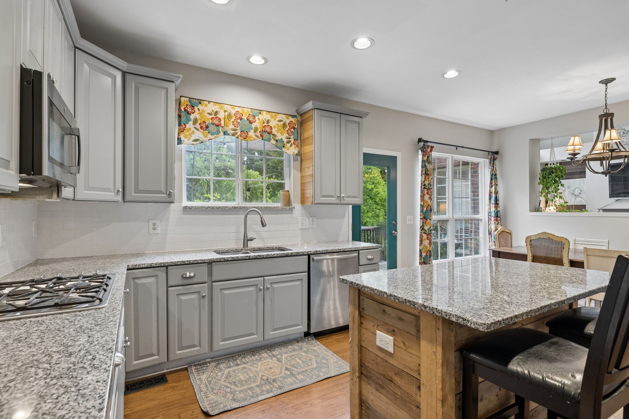 813 Glenavon Ct