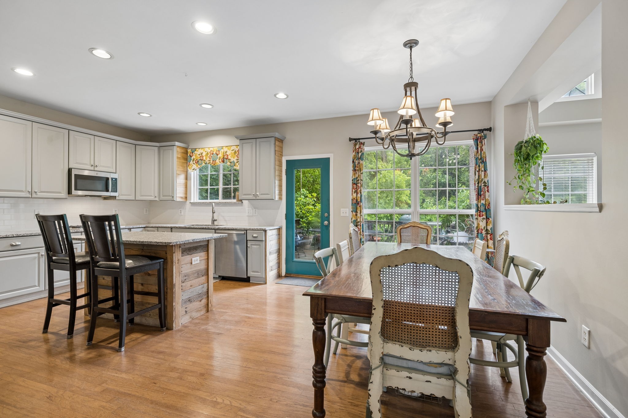 813 Glenavon Ct