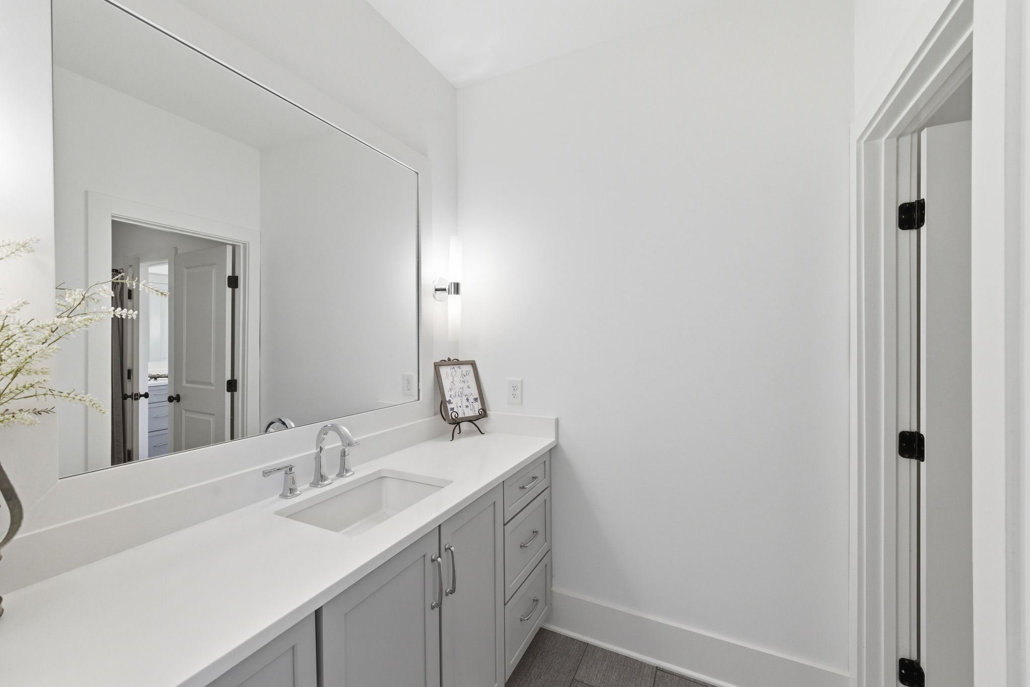 4022 Lealand Ln Unit: A