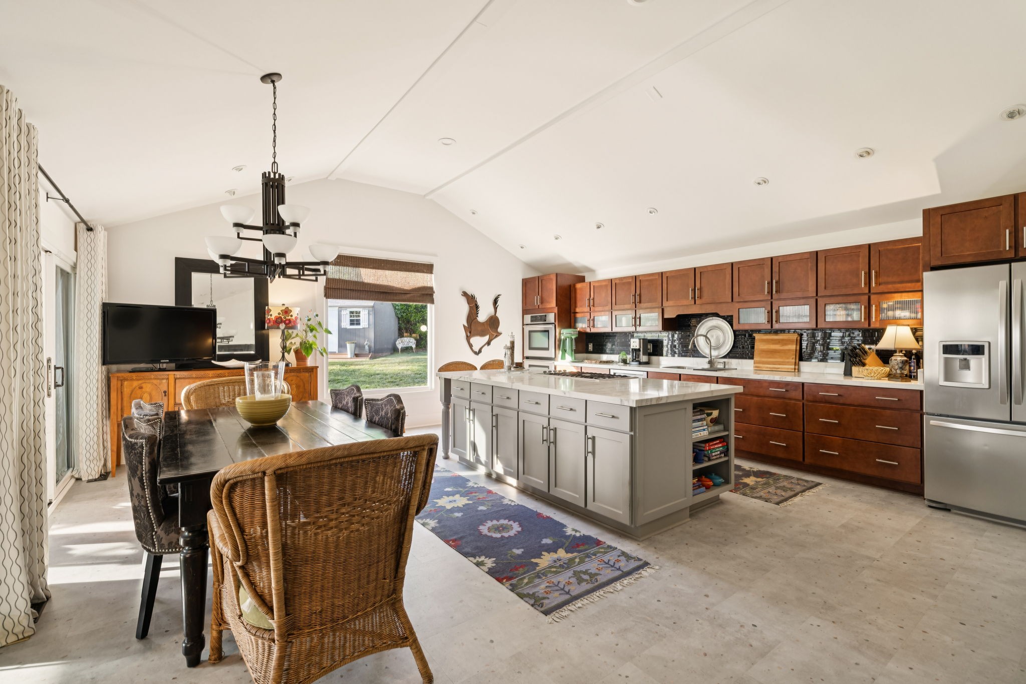 8016 Cloverland Dr