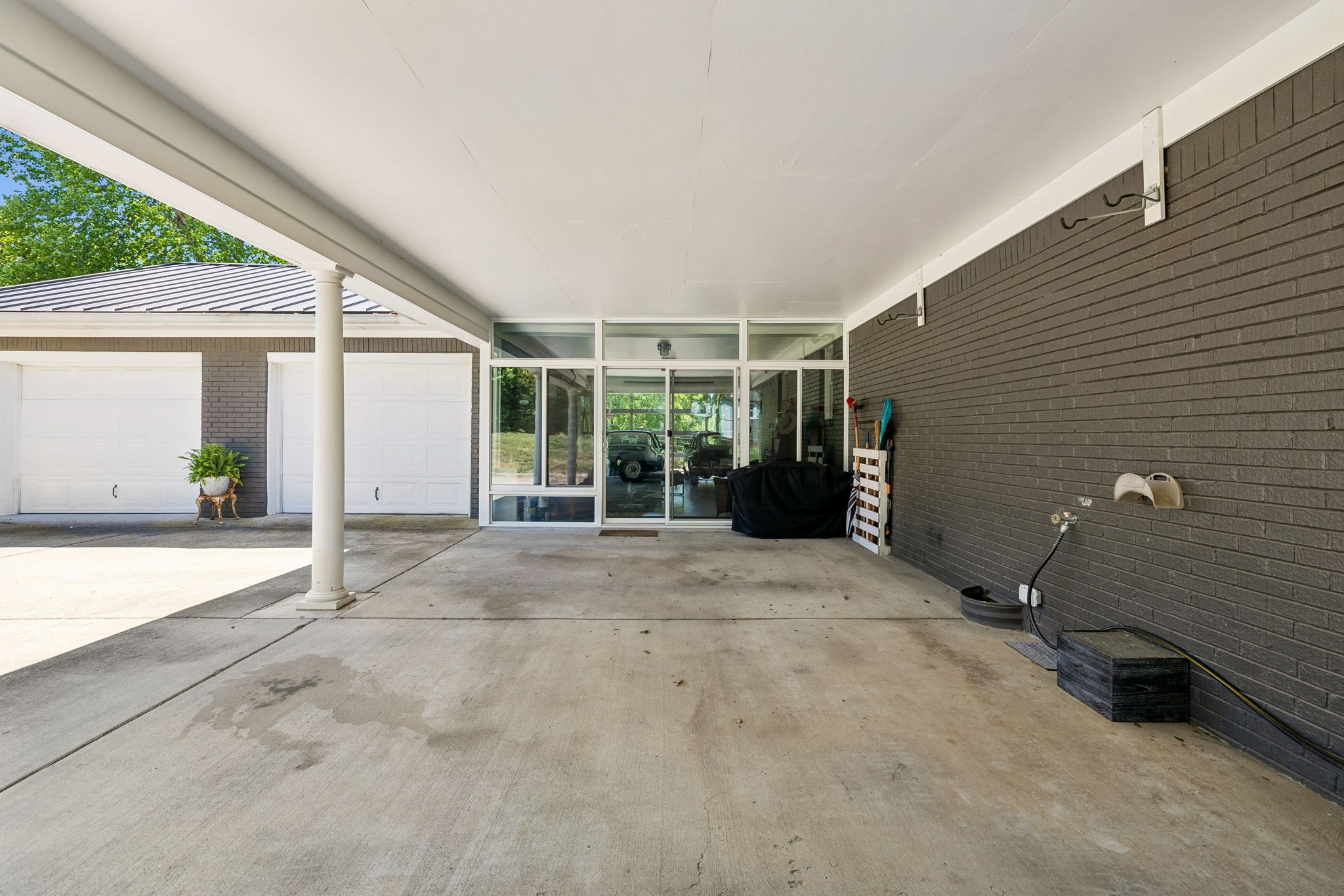 8016 Cloverland Dr