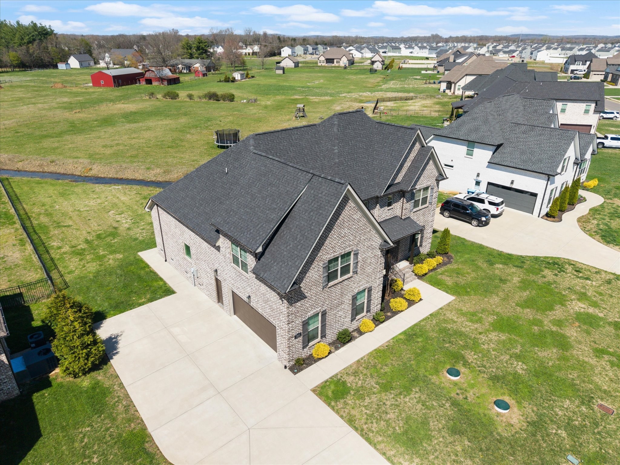 1901 Rhonda Dr