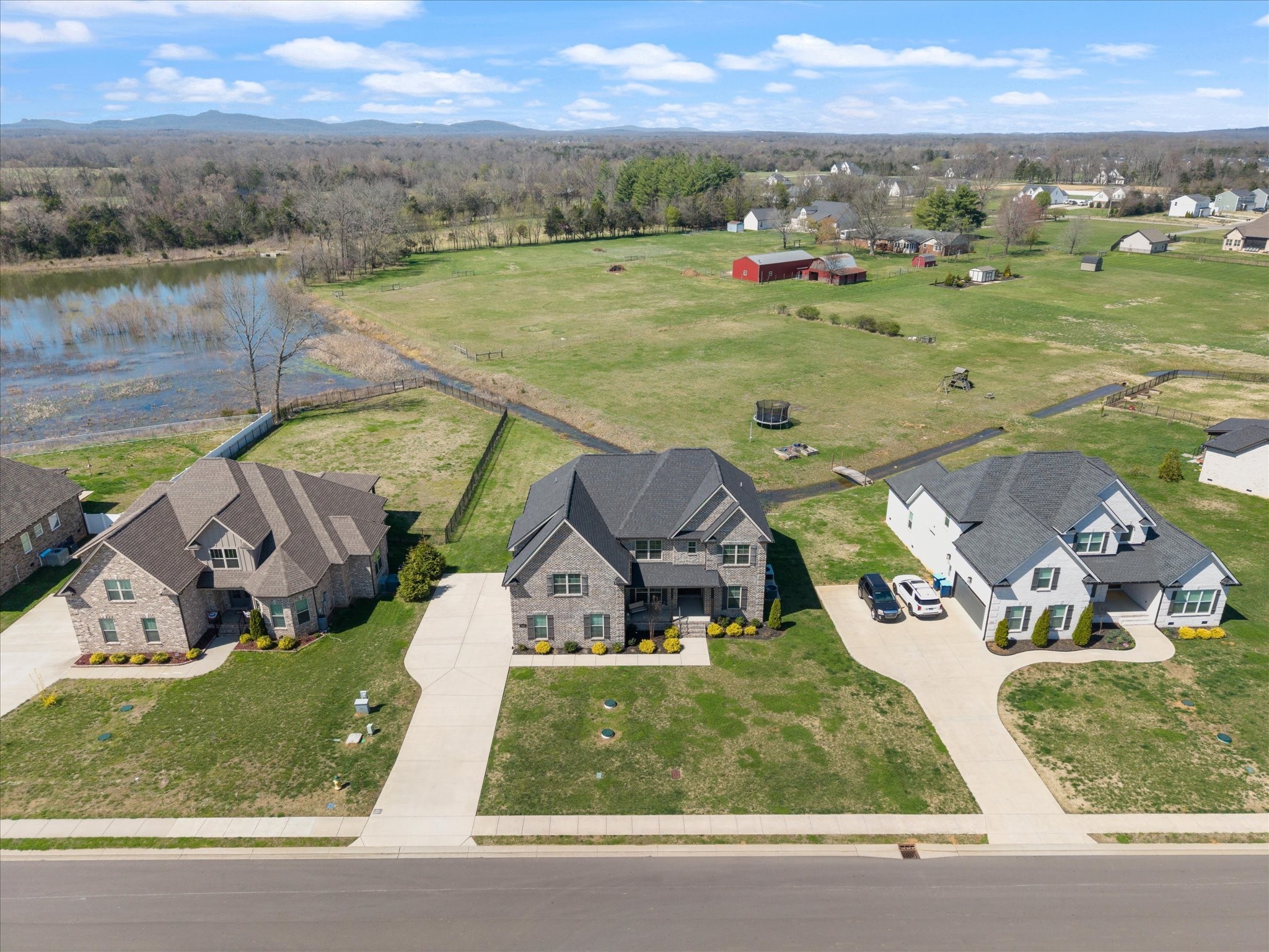 1901 Rhonda Dr
