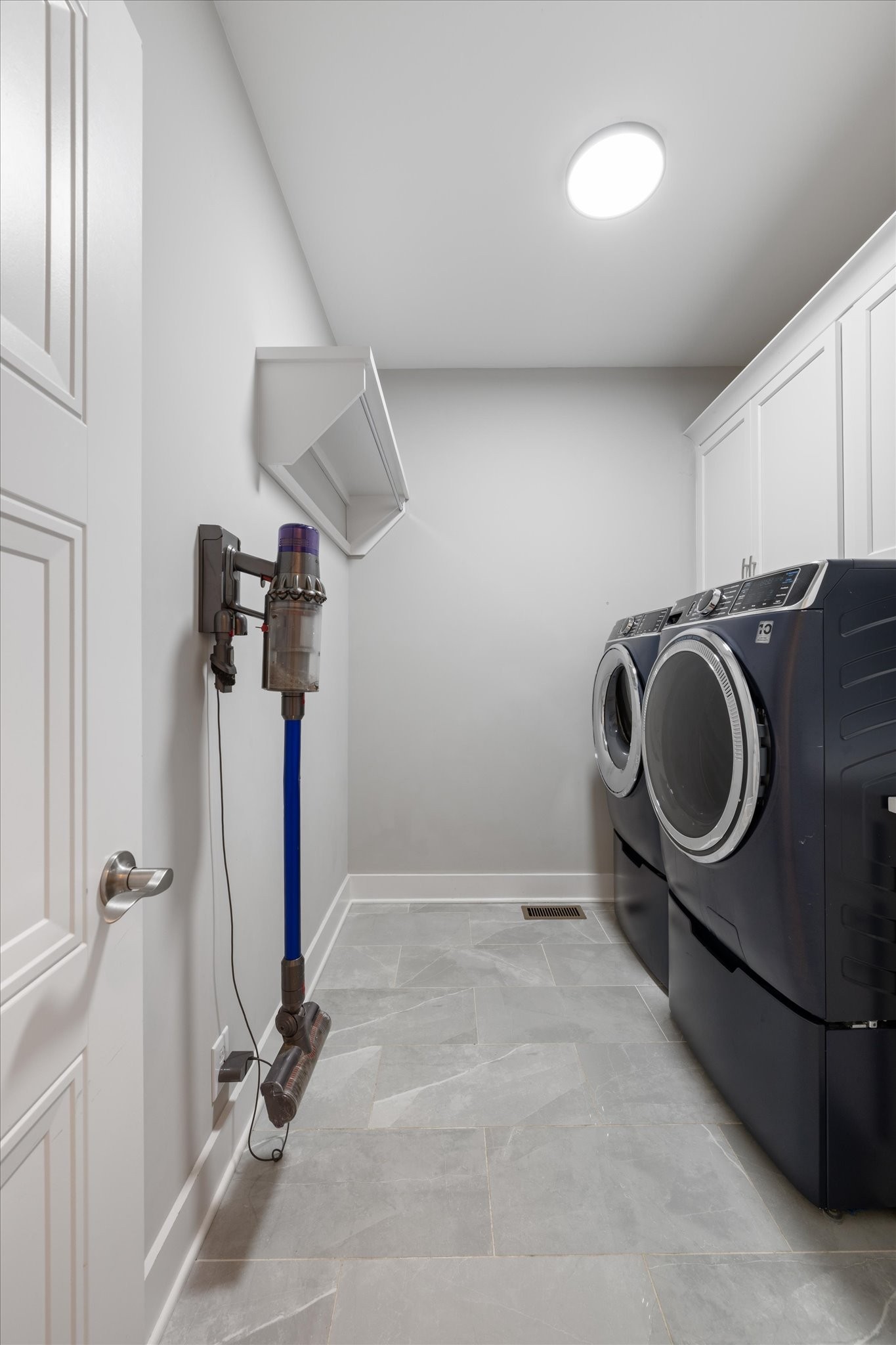 1901 Rhonda Dr