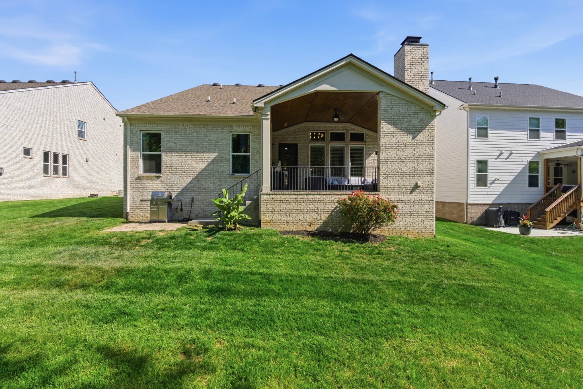 1089 River Oaks Blvd