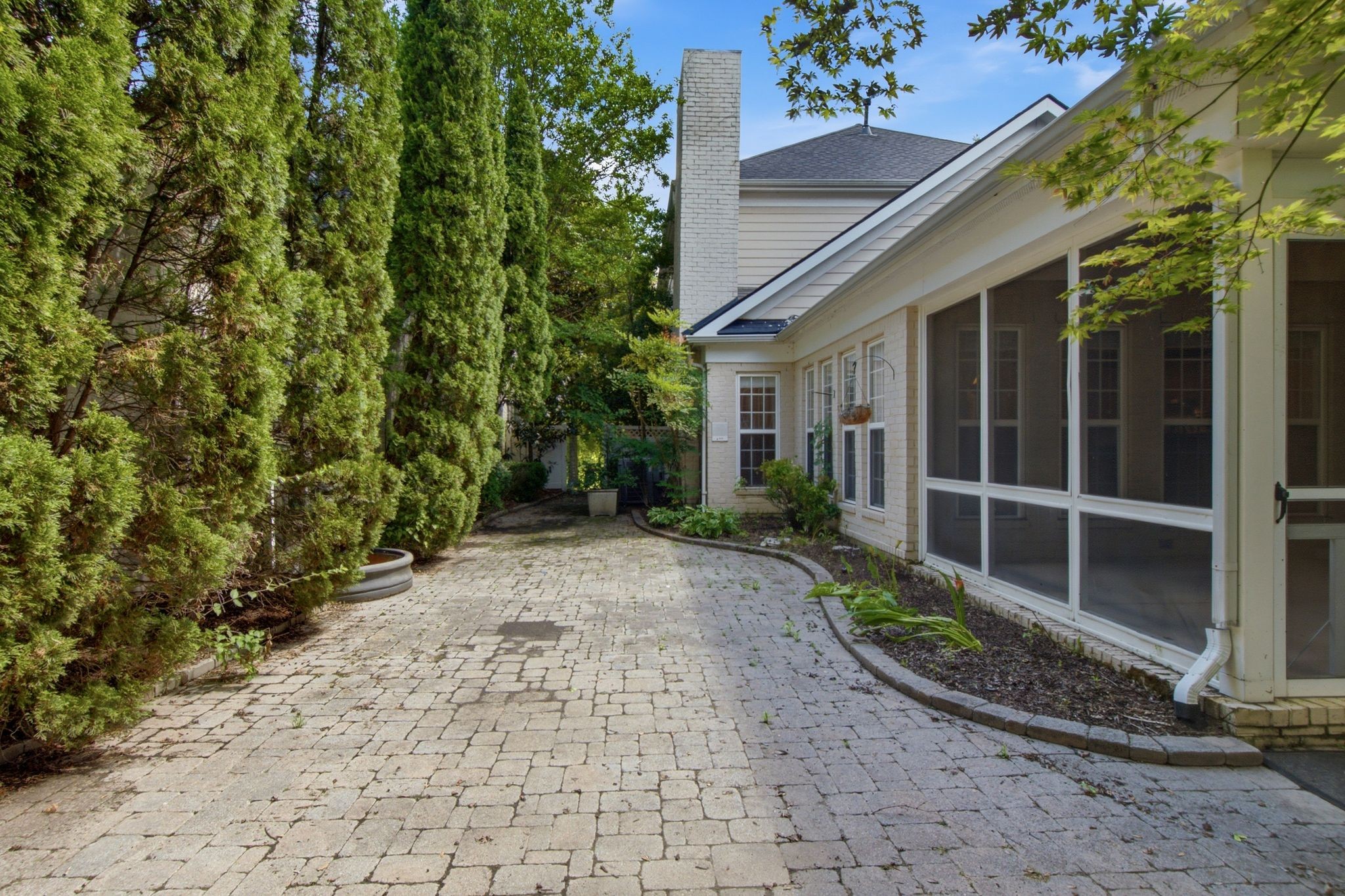 700 Pebble Springs Dr