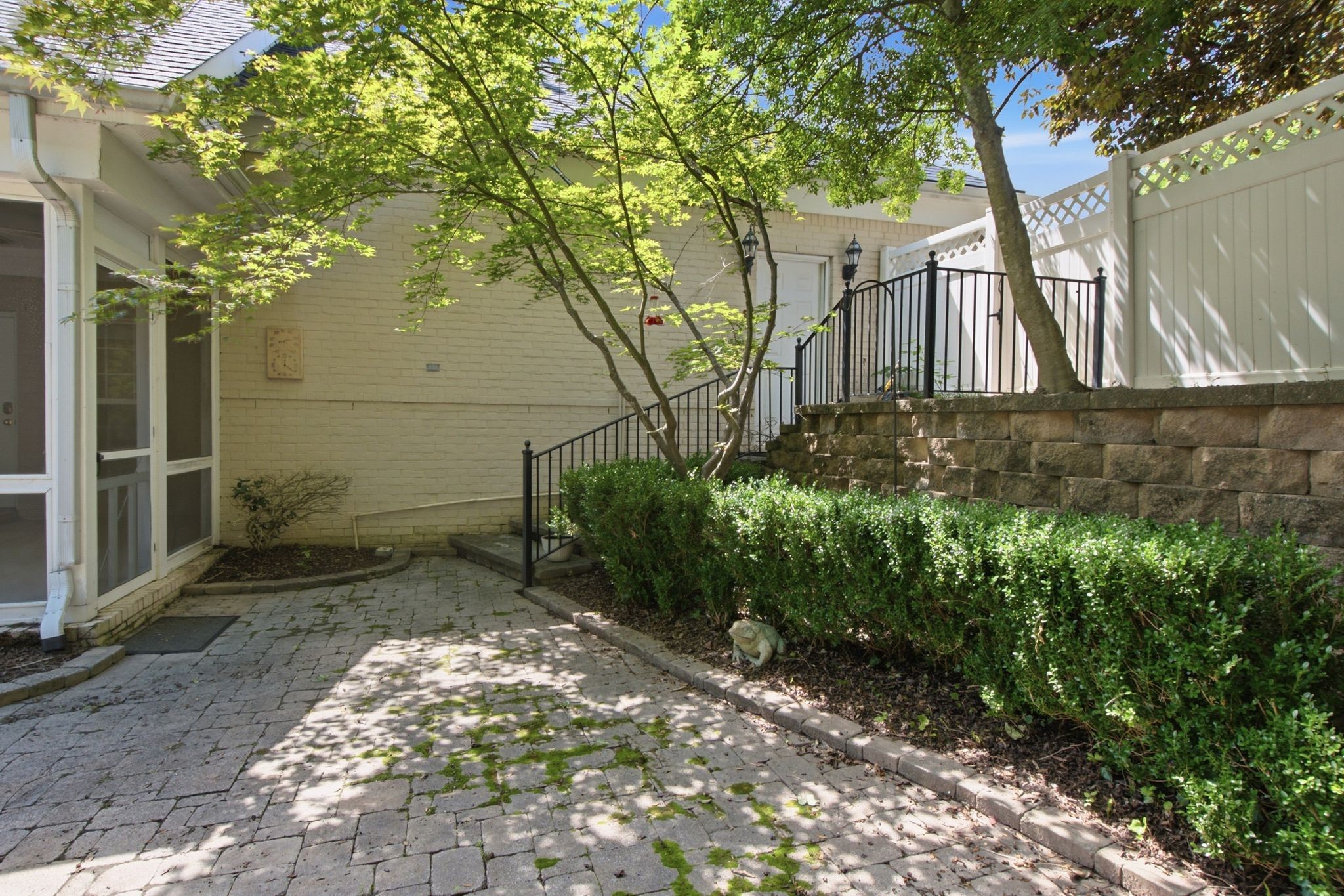 700 Pebble Springs Dr