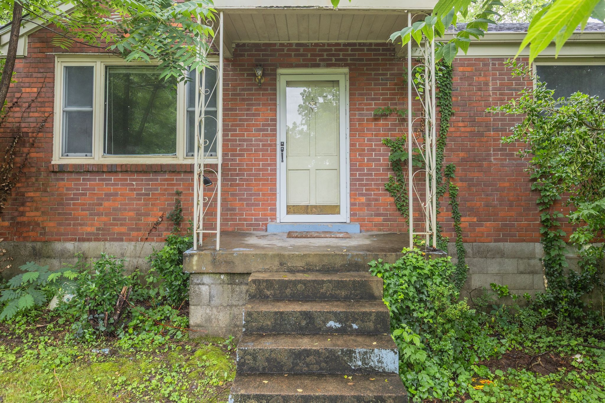 2619 Emery Dr