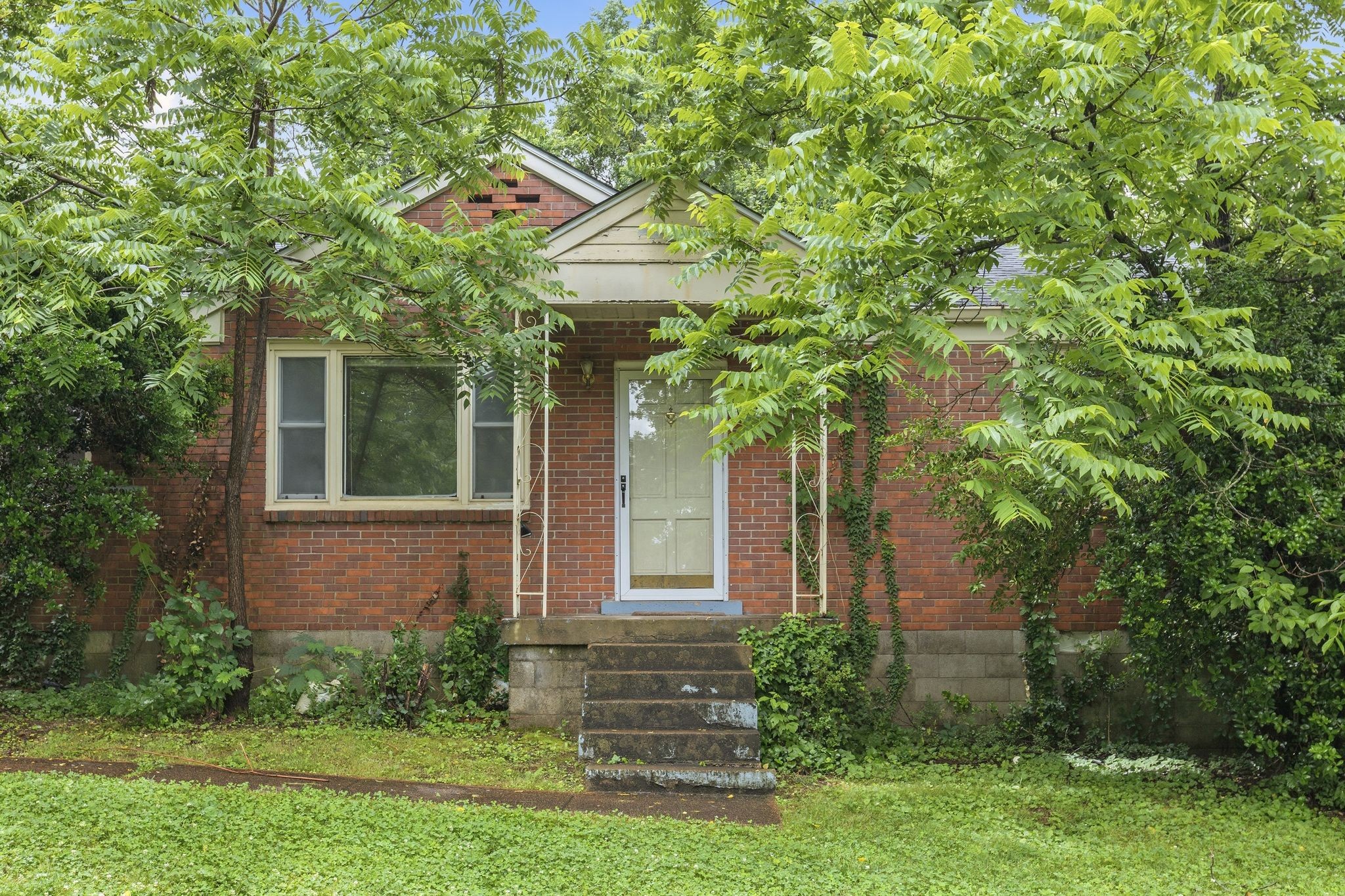2619 Emery Dr