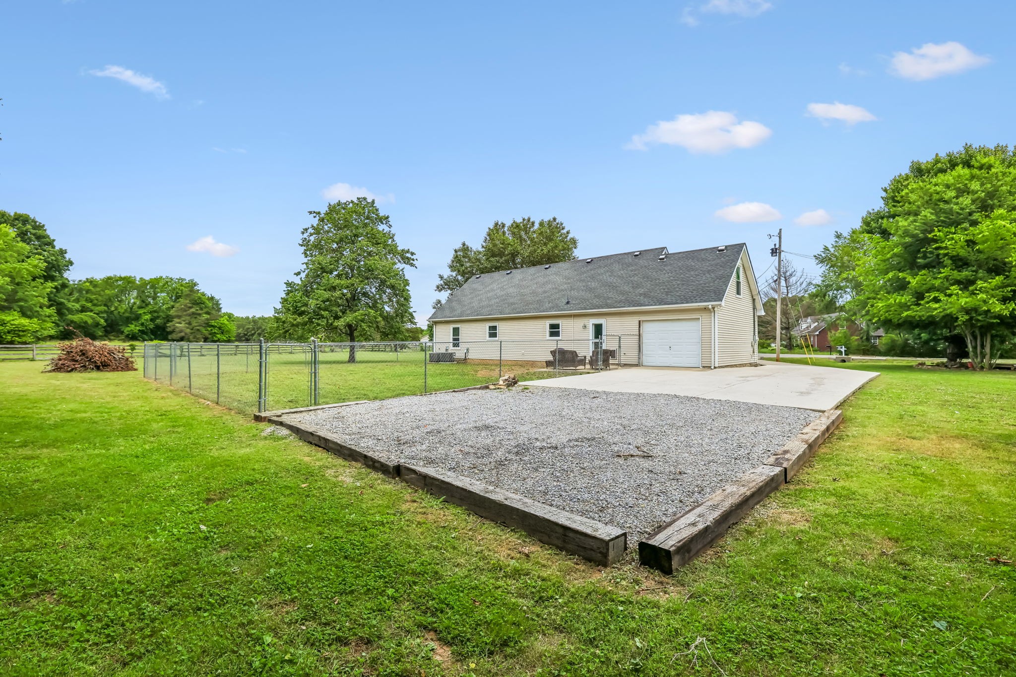 110 Ballard Ct