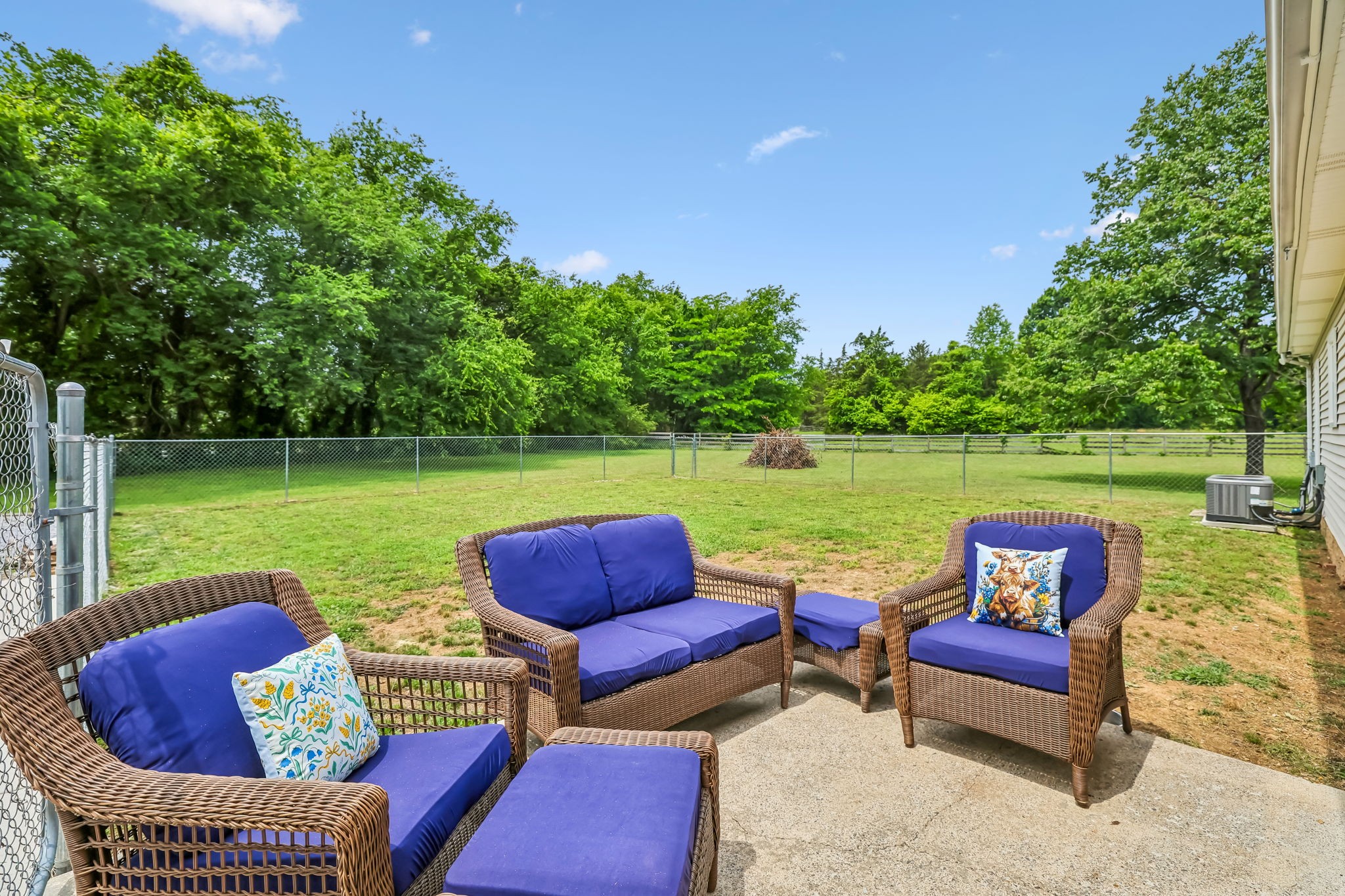 110 Ballard Ct