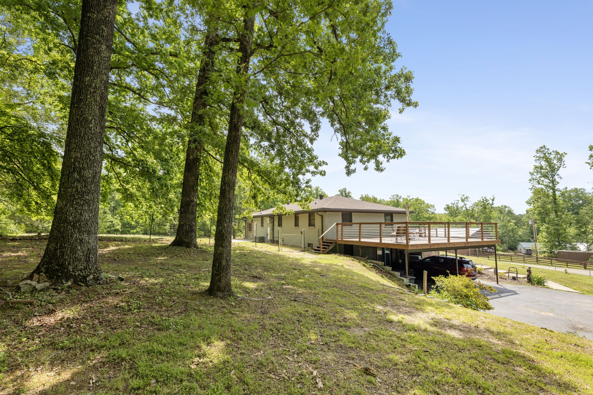 7623 Highway 100