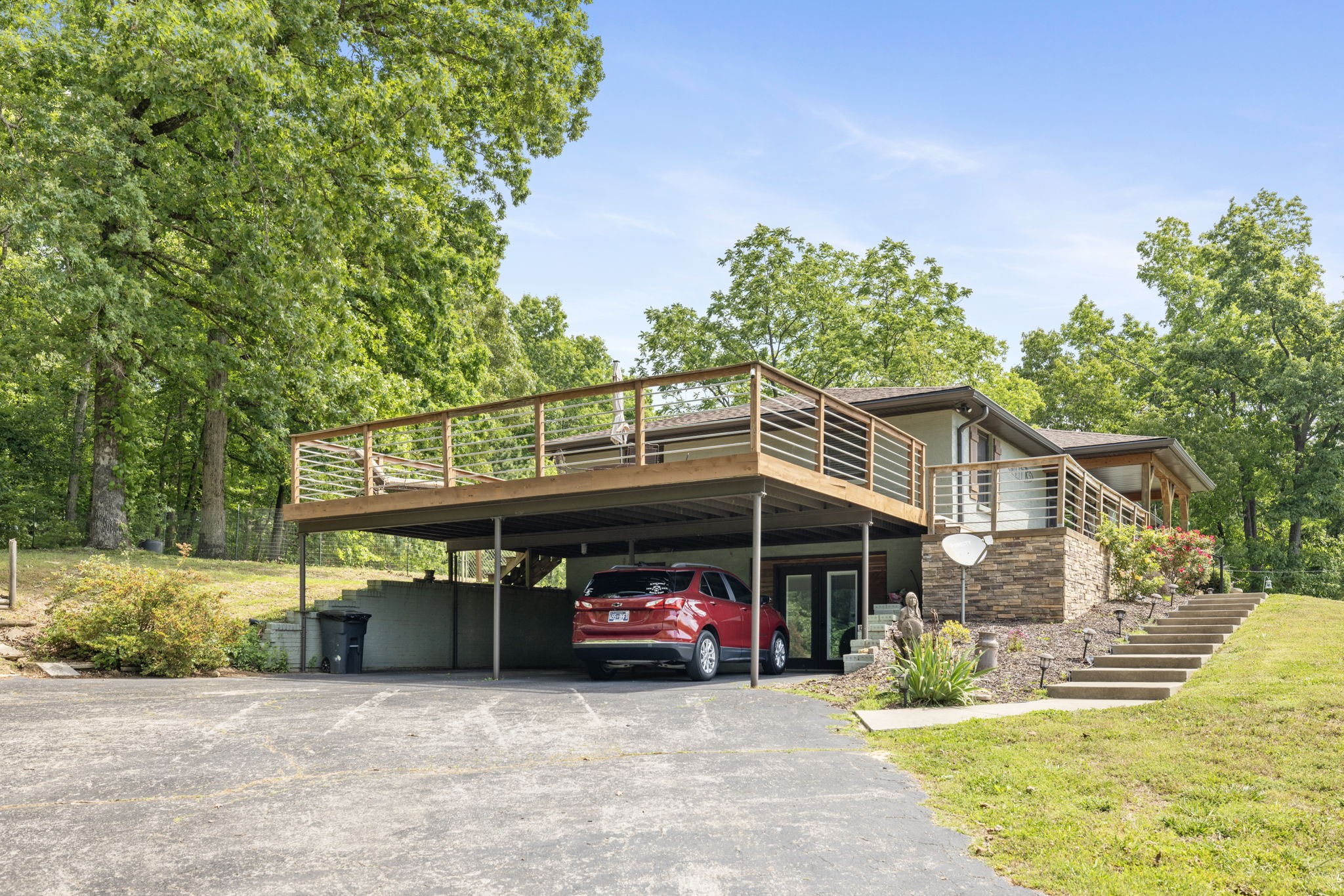 7623 Highway 100