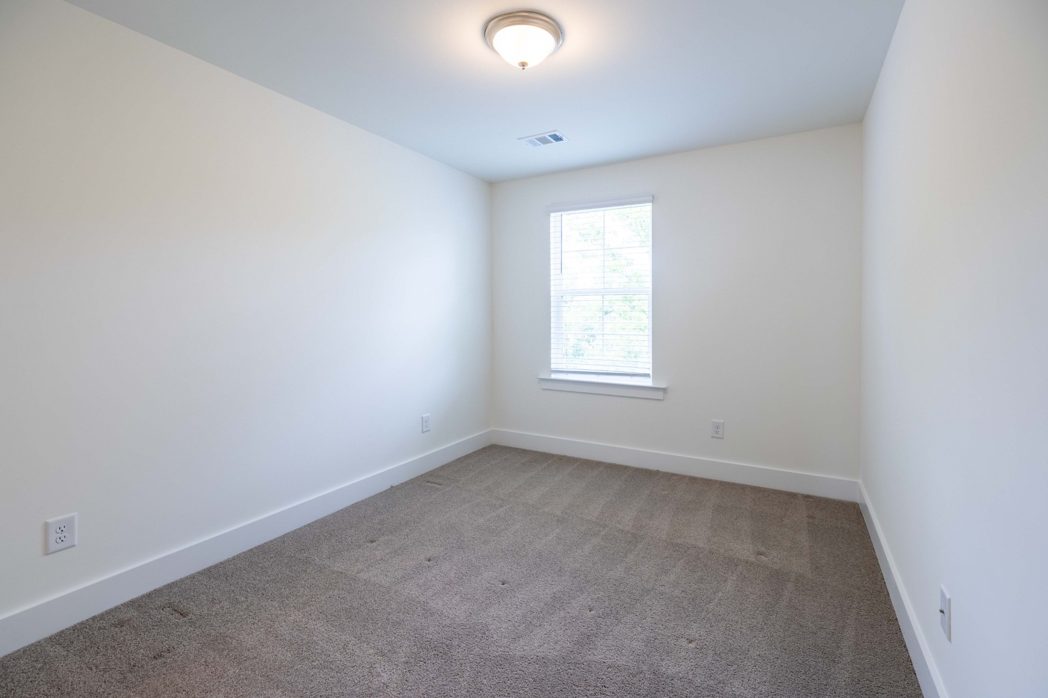 1109 Sweetleaf Dr