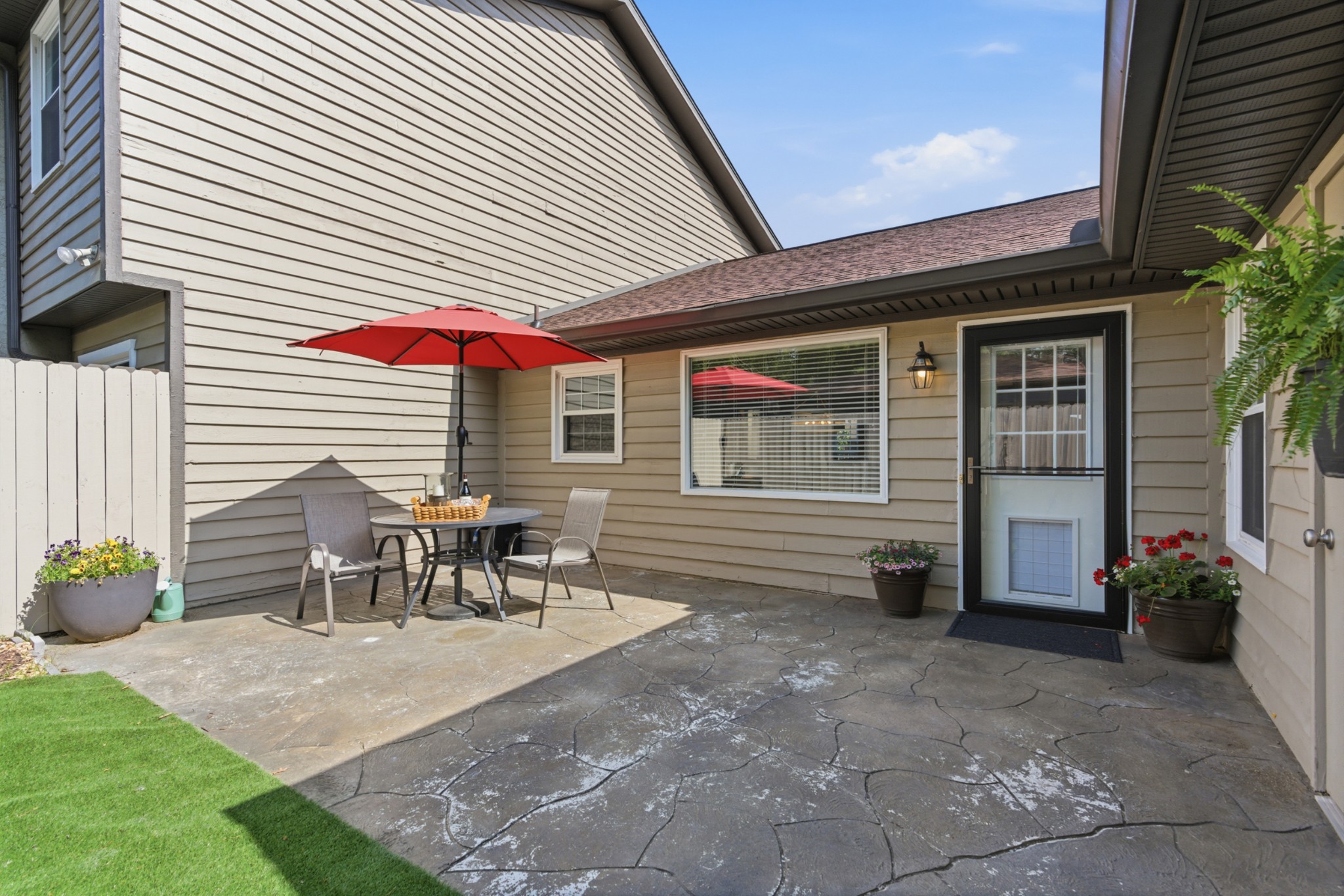 216 Highland Villa Cir