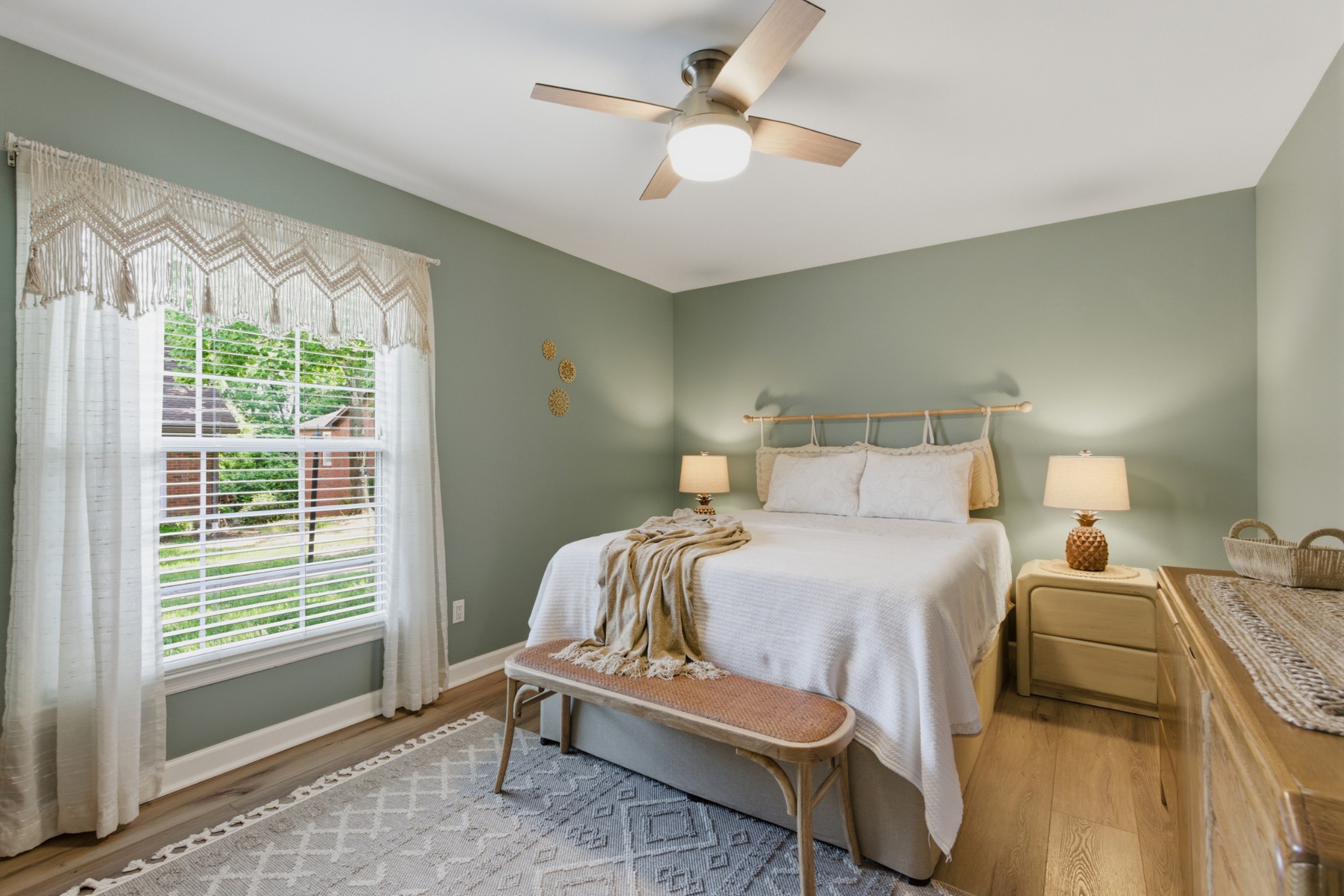 216 Highland Villa Cir